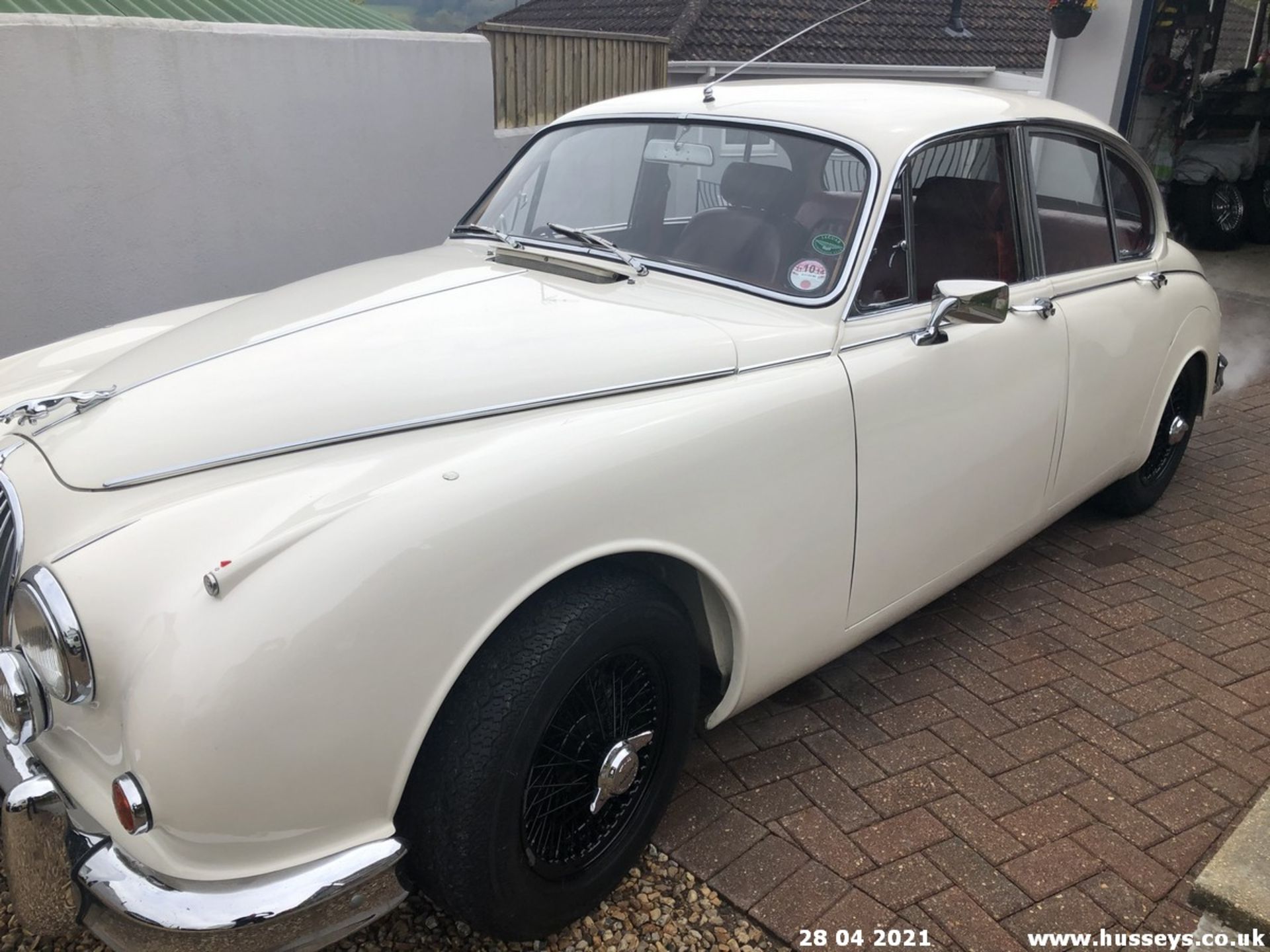 1961 JAGUAR MK II - 3800cc 5dr Saloon (White, 77k) - Image 4 of 11