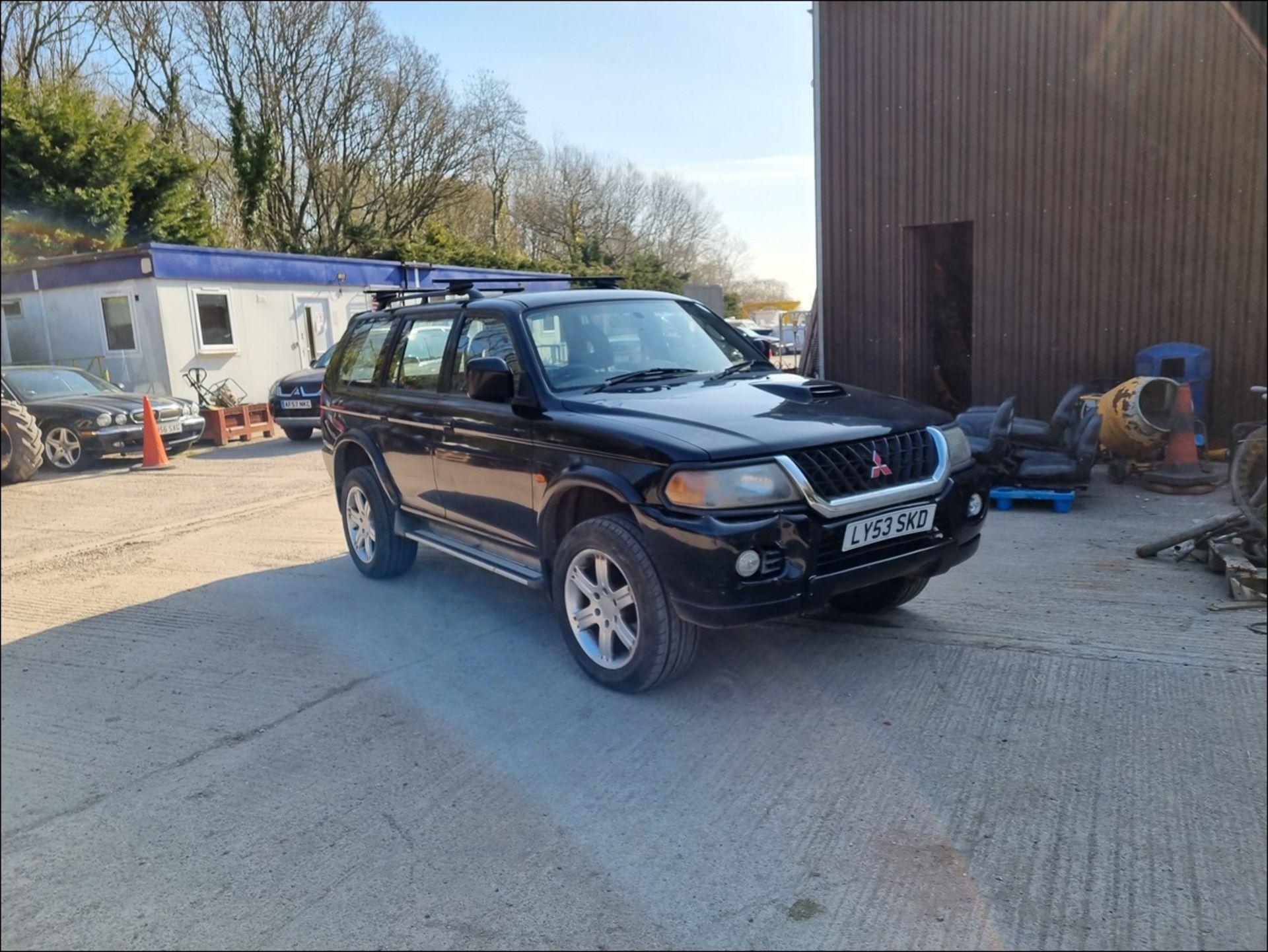 04/53 MITSUBISHI SHOGUN - 2477cc 5dr Estate (Black, 123k) - Image 2 of 14