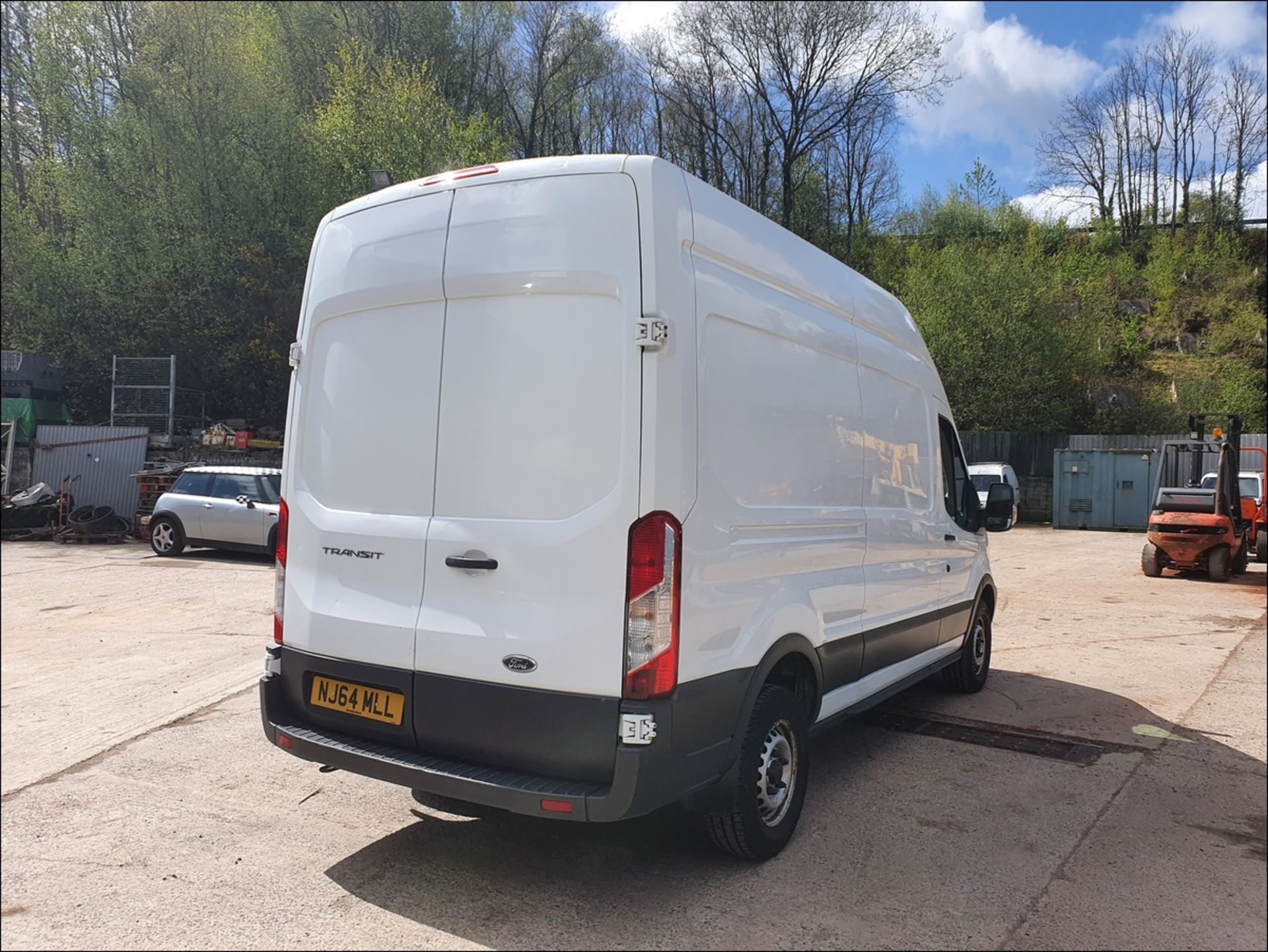 14/64 FORD TRANSIT 350 - 2198cc 5dr Van (White, 132k) - Image 9 of 13