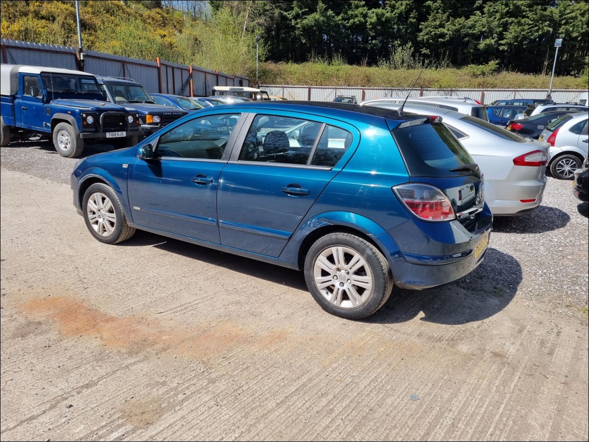 07/56 VAUXHALL ASTRA DESIGN A - 1796cc 5dr Hatchback (Turquoise, 89k) - Image 3 of 16