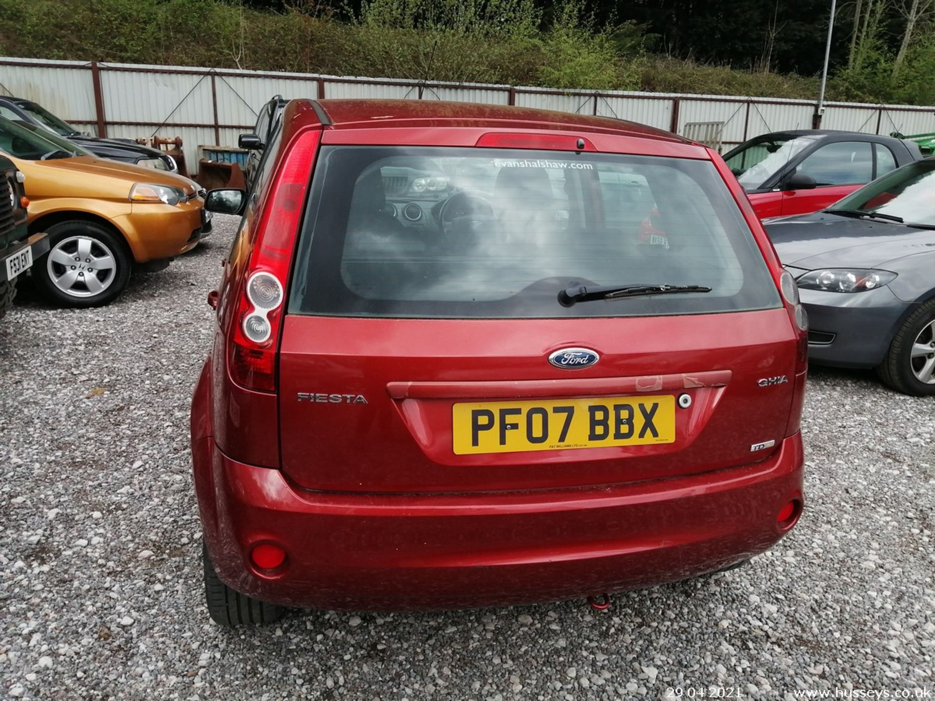 07/07 FORD FIESTA GHIA TDCI - 1399cc 5dr Hatchback (Red, 111k) - Image 5 of 11