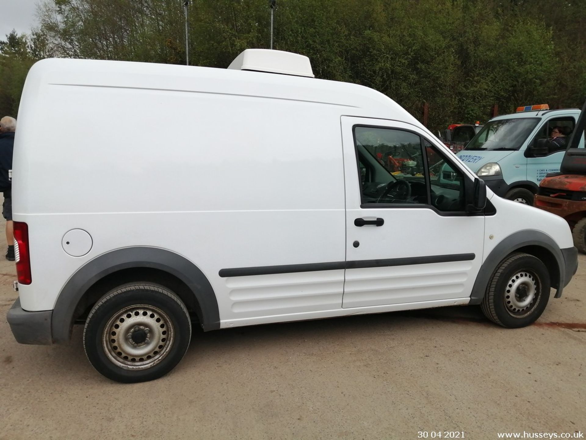 09/59 FORD TRAN CONNECT 90 T230 - 1753cc 3dr Van (White, 132k) - Image 8 of 12