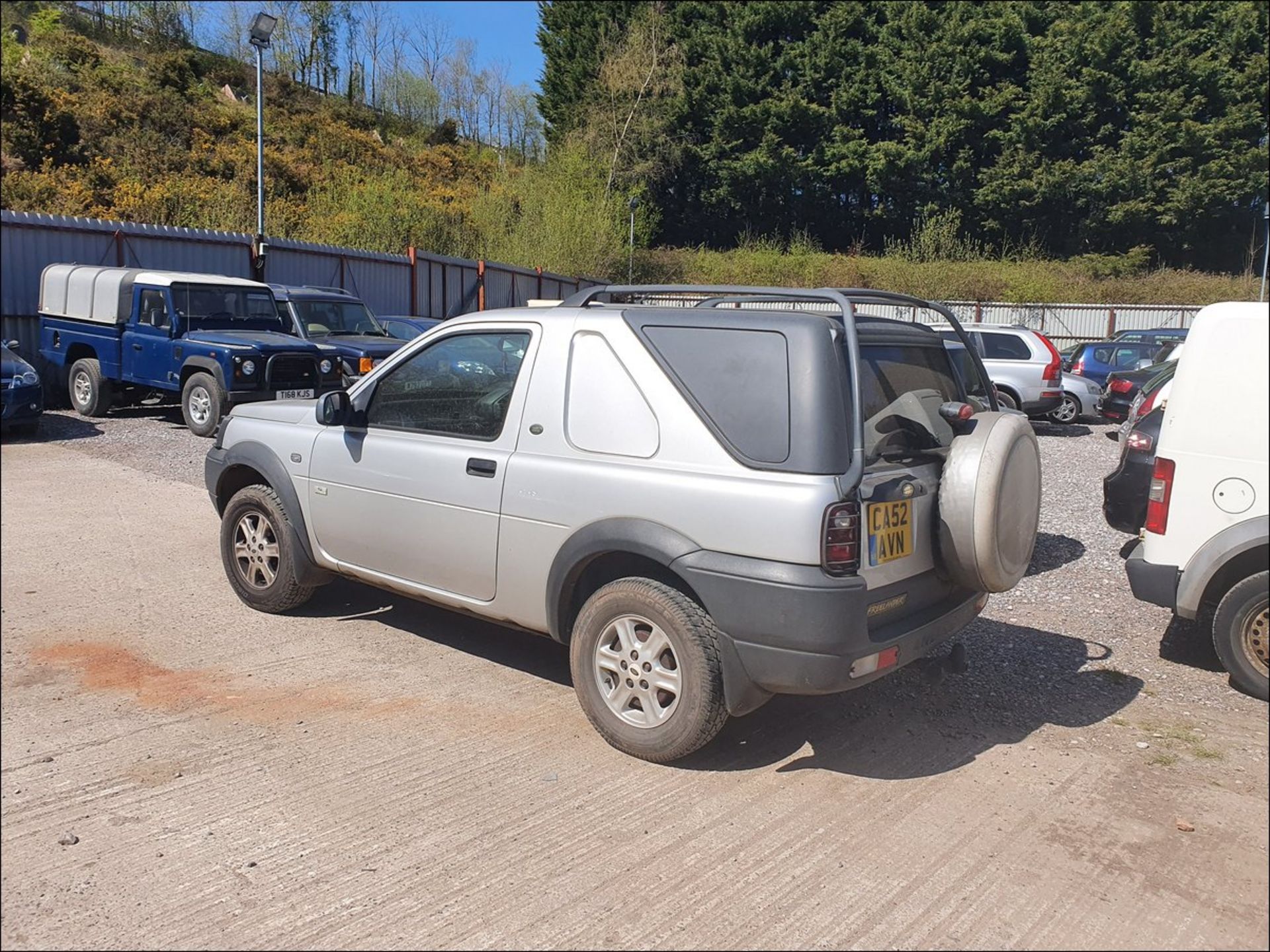 03/52 LAND ROVER FREELANDER TD4 SWB - 1951cc 3.dr 4x4 (Silver, 248k) - Image 3 of 15