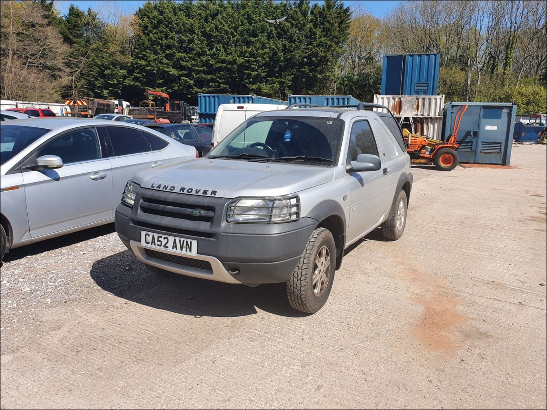 03/52 LAND ROVER FREELANDER TD4 SWB - 1951cc 3.dr 4x4 (Silver, 248k) - Image 6 of 15