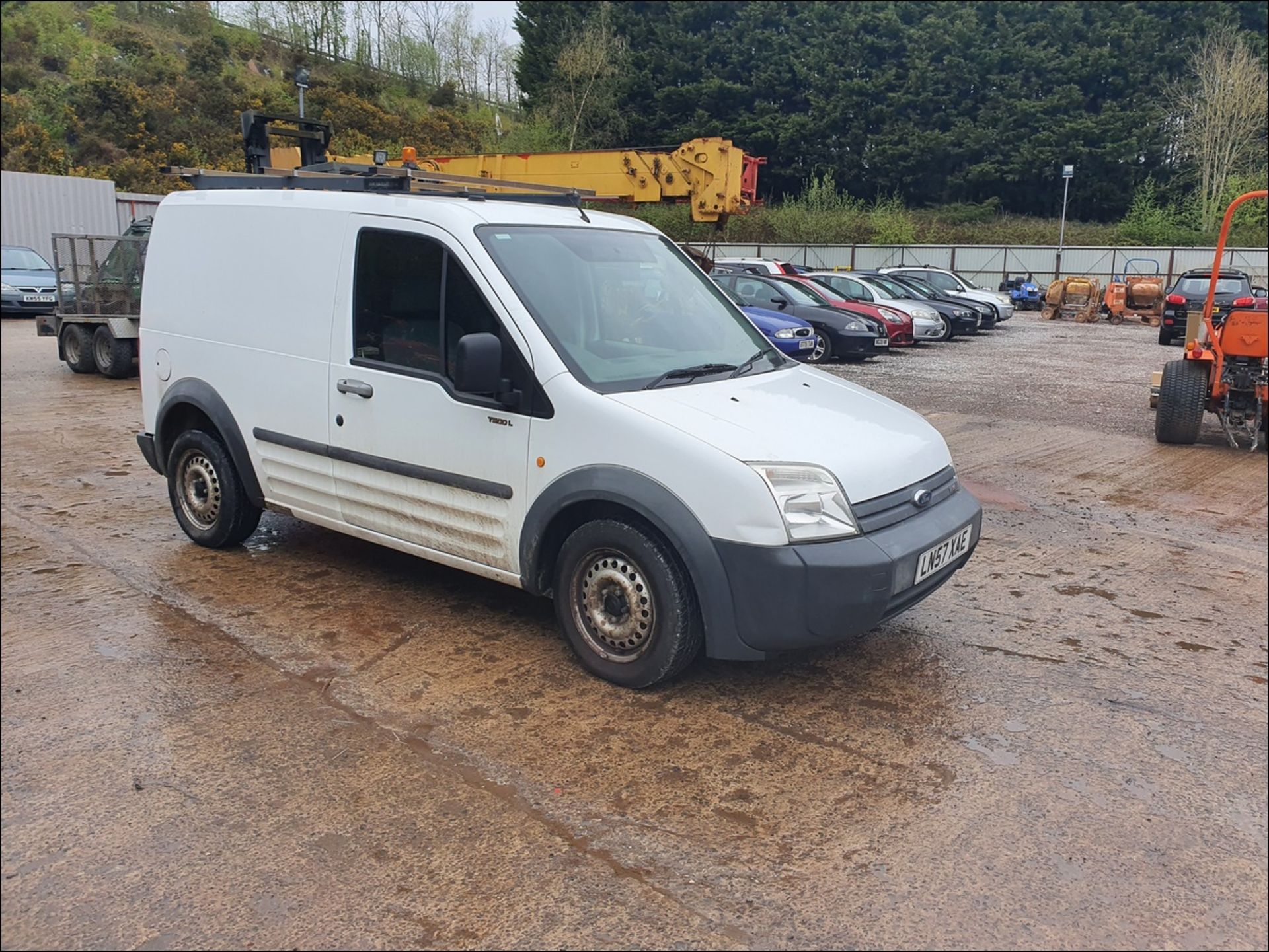 07/57 FORD TRANSIT CONNECT T200 L75 - 1753cc 5dr Van (White) - Image 3 of 12