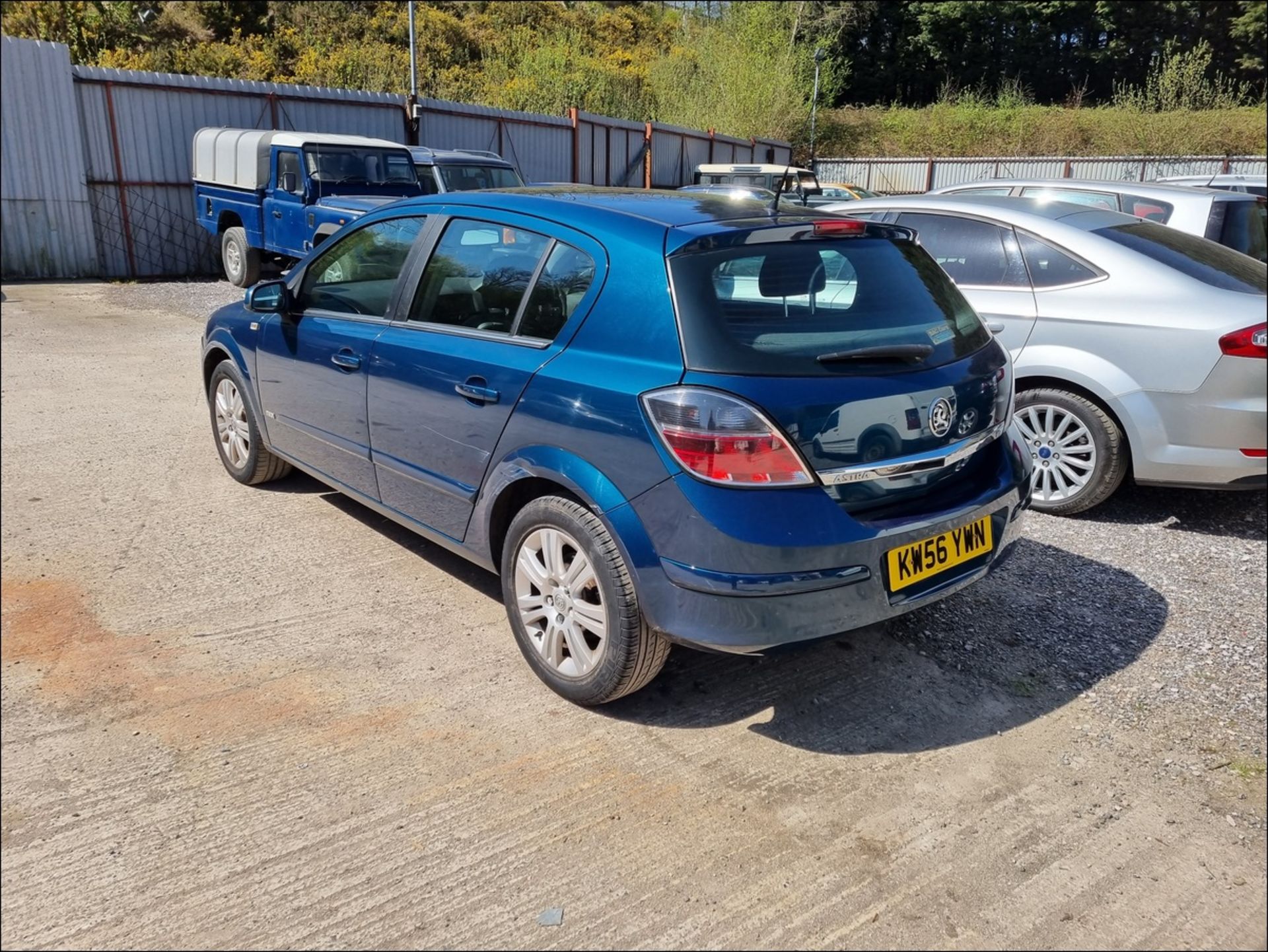 07/56 VAUXHALL ASTRA DESIGN A - 1796cc 5dr Hatchback (Turquoise, 89k) - Image 14 of 16