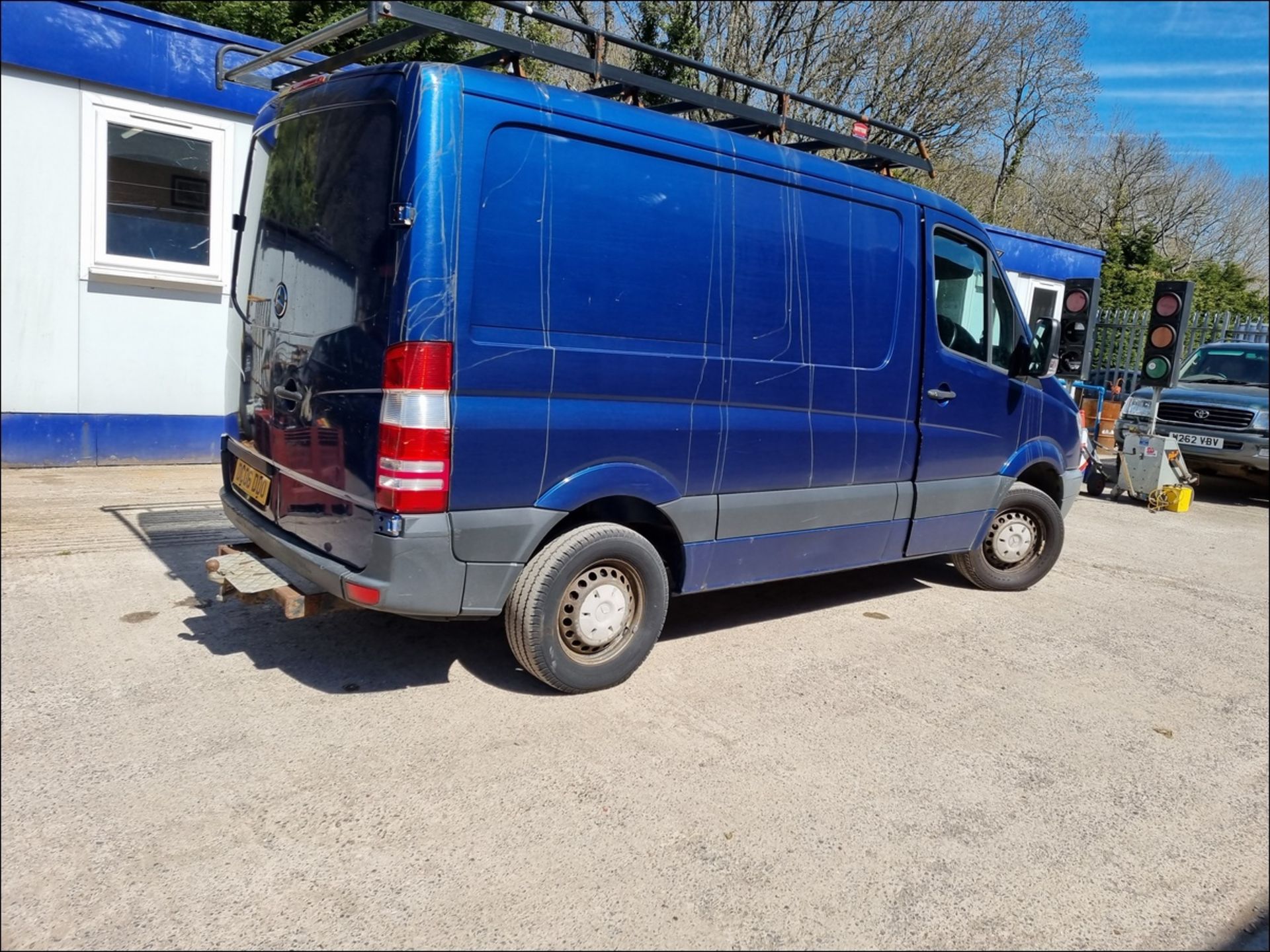 06/06 MERCEDES SPRINTER 211 CDI SWB - 2148cc Van (Blue) - Image 8 of 14