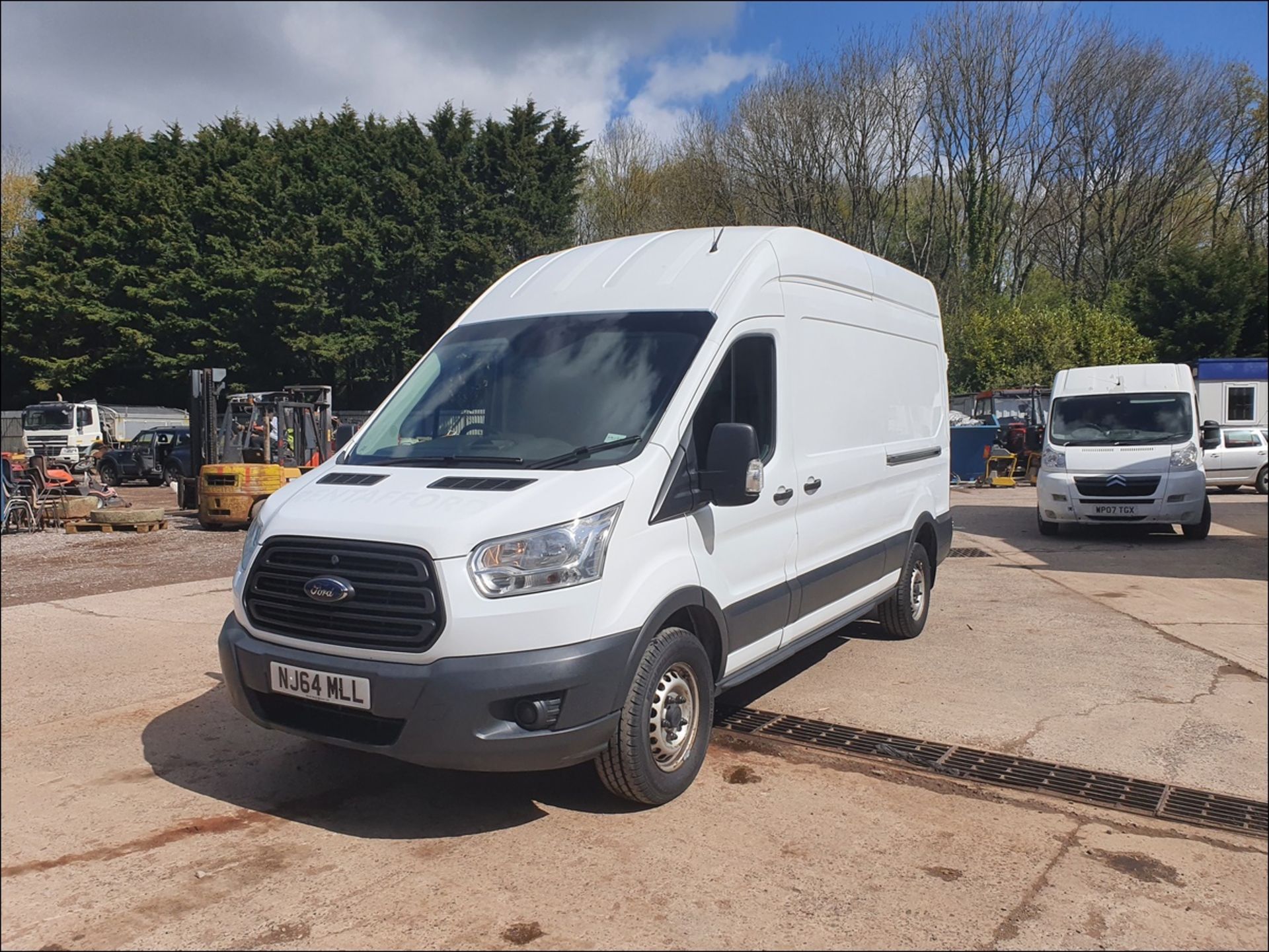 14/64 FORD TRANSIT 350 - 2198cc 5dr Van (White, 132k) - Image 5 of 13