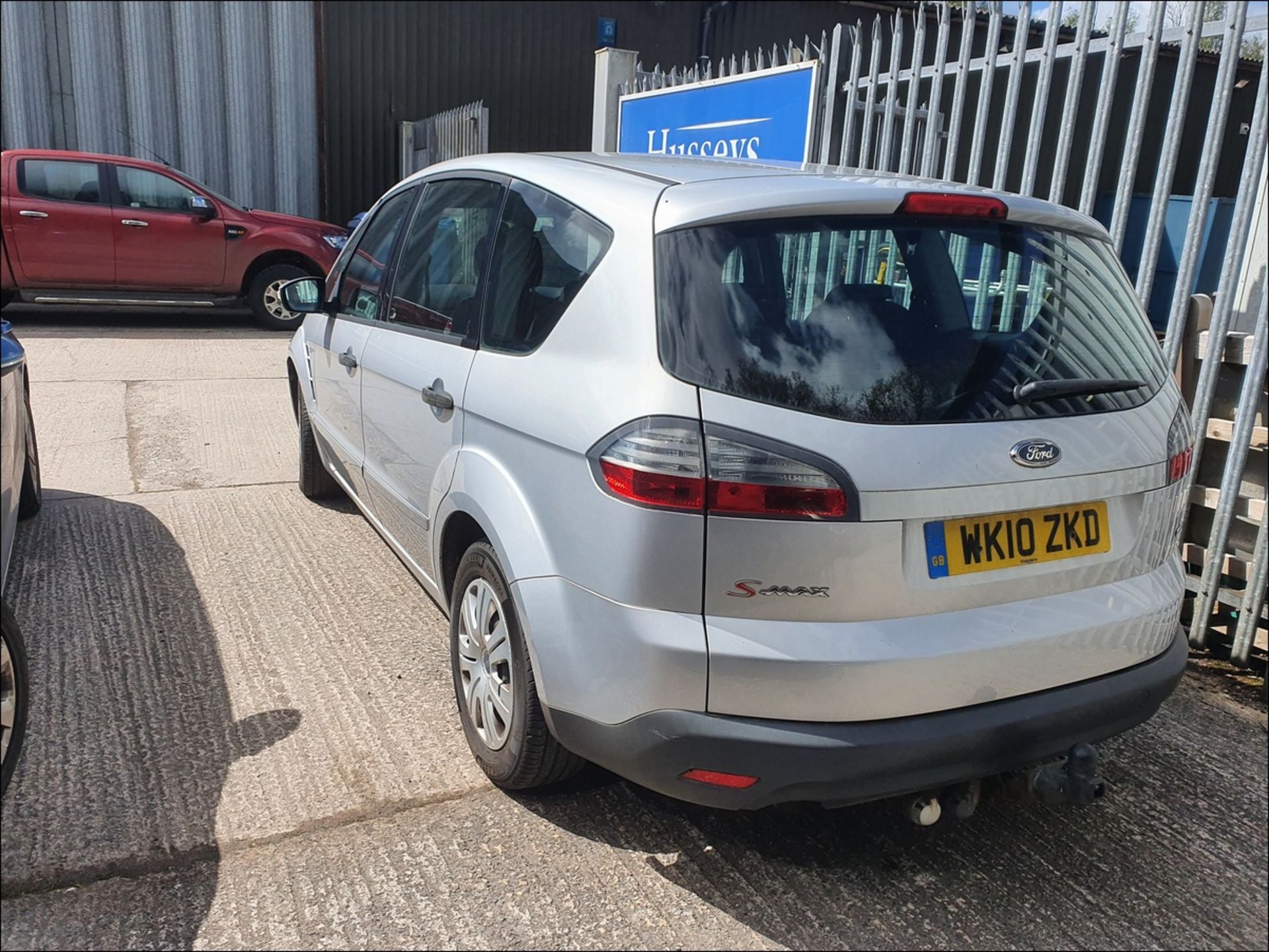 10/10 FORD S-MAX TDCI - 1753cc 5dr MPV (Silver, 136k) - Image 3 of 14