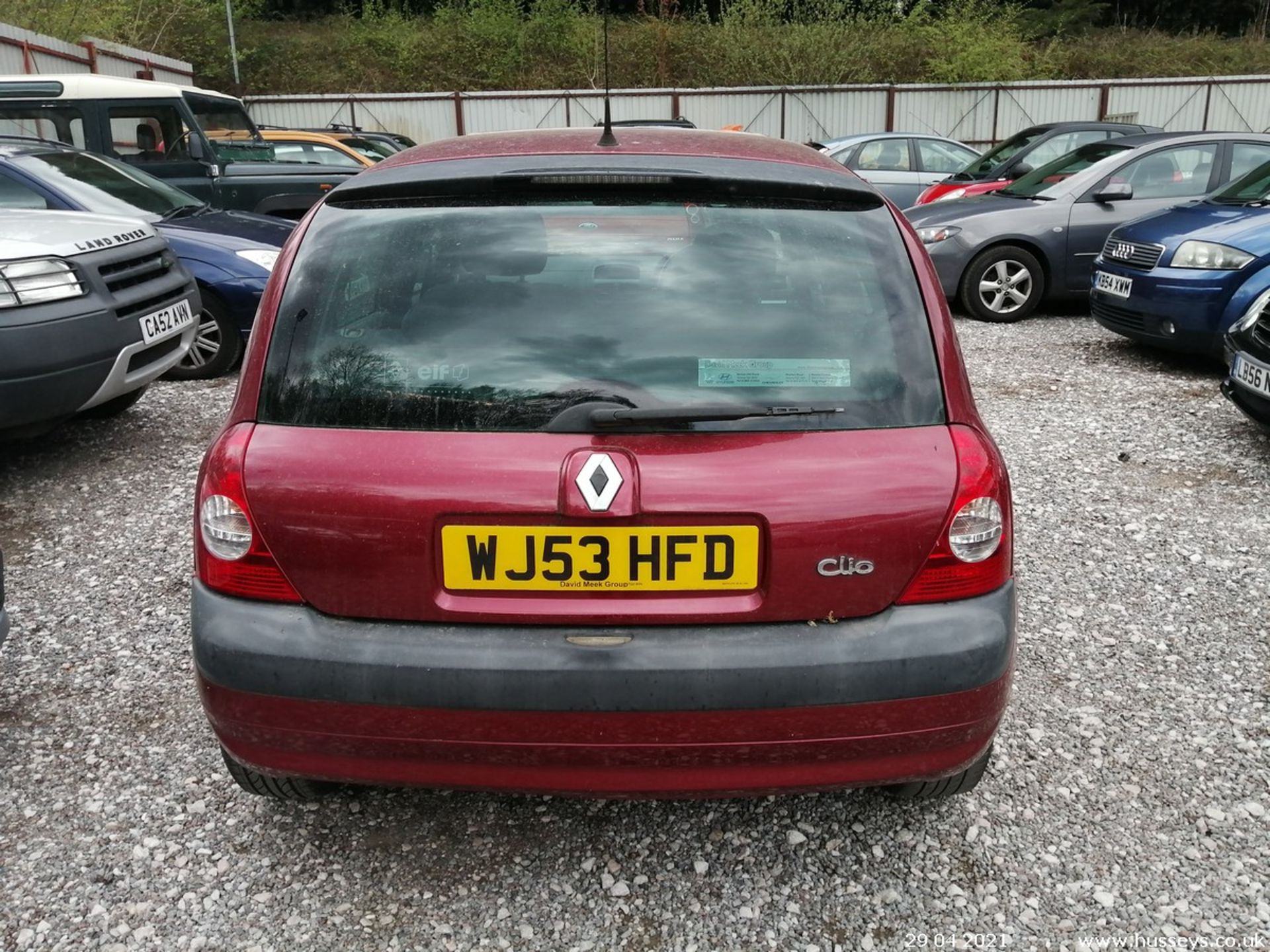 03/53 RENAULT CLIO DYNAMIQUE 16V - 1149cc 5dr Hatchback (Red, 41k) - Image 6 of 12