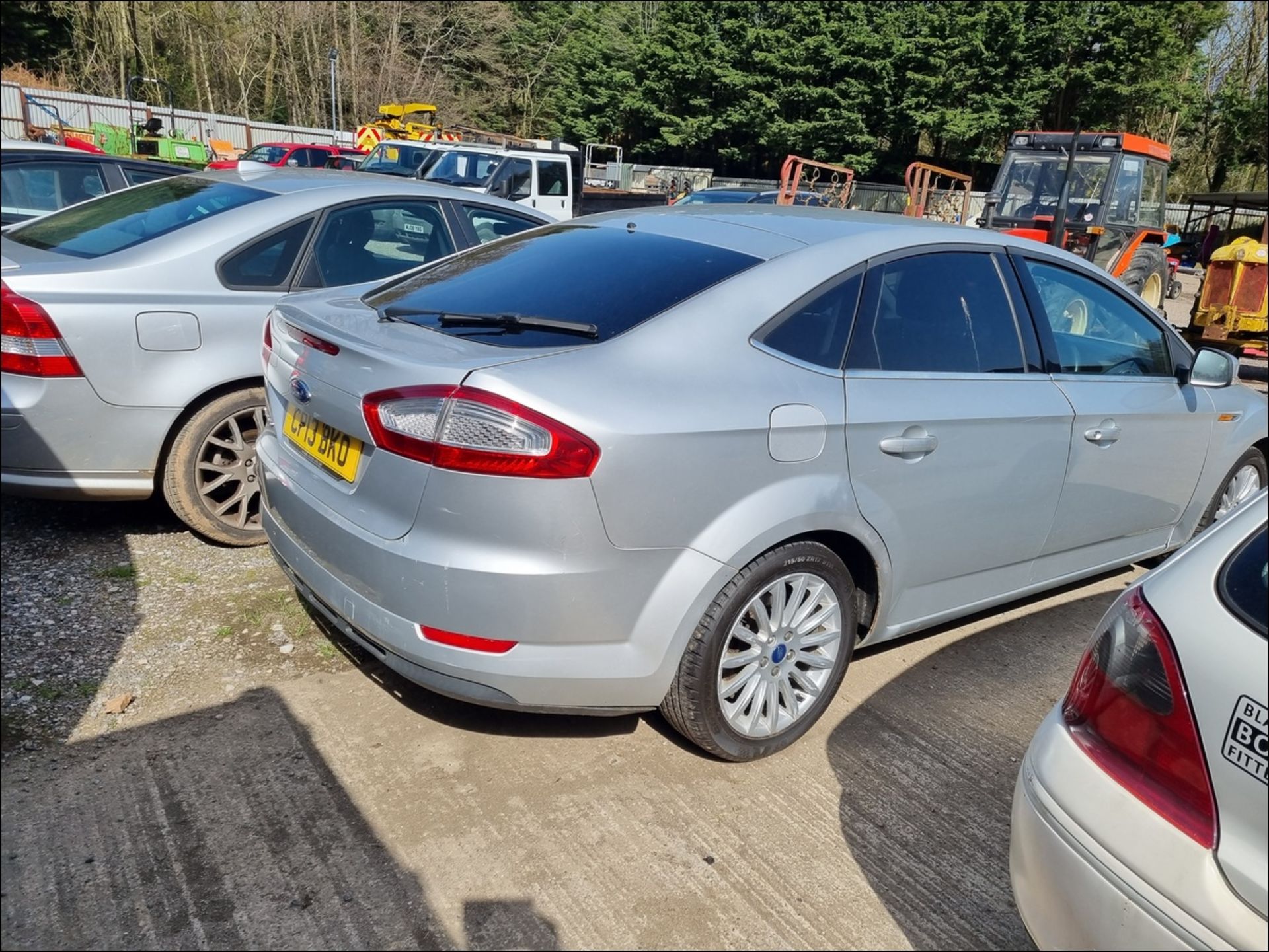 13/13 FORD MONDEO ZETEC BUSINESS EDN - 1997cc 5dr Hatchback (Silver) - Image 5 of 11