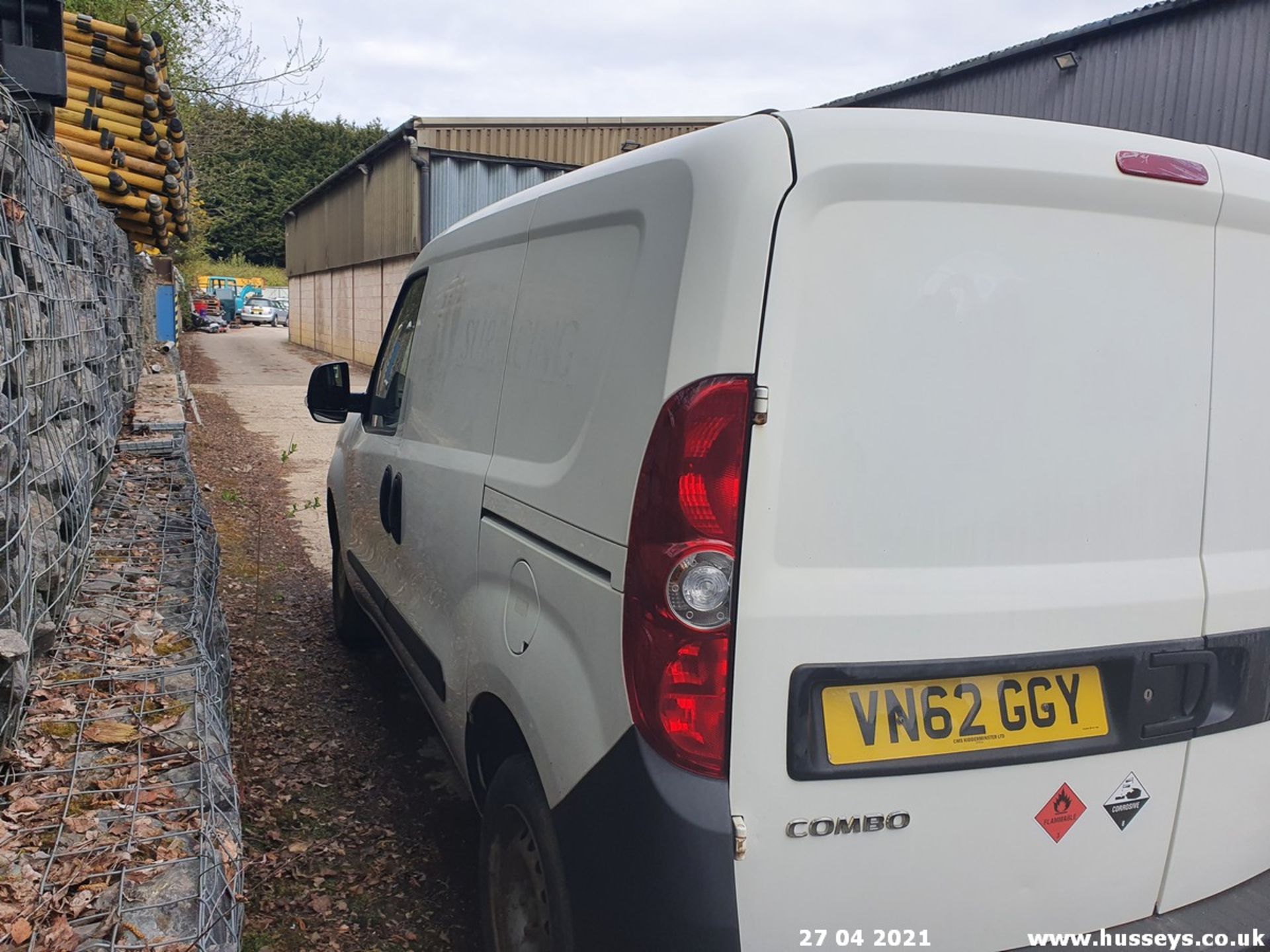 12/62 VAUXHALL COMBO 2000 L1H1 CDTI - 1248cc 3dr Van (White, 136k) - Image 8 of 12