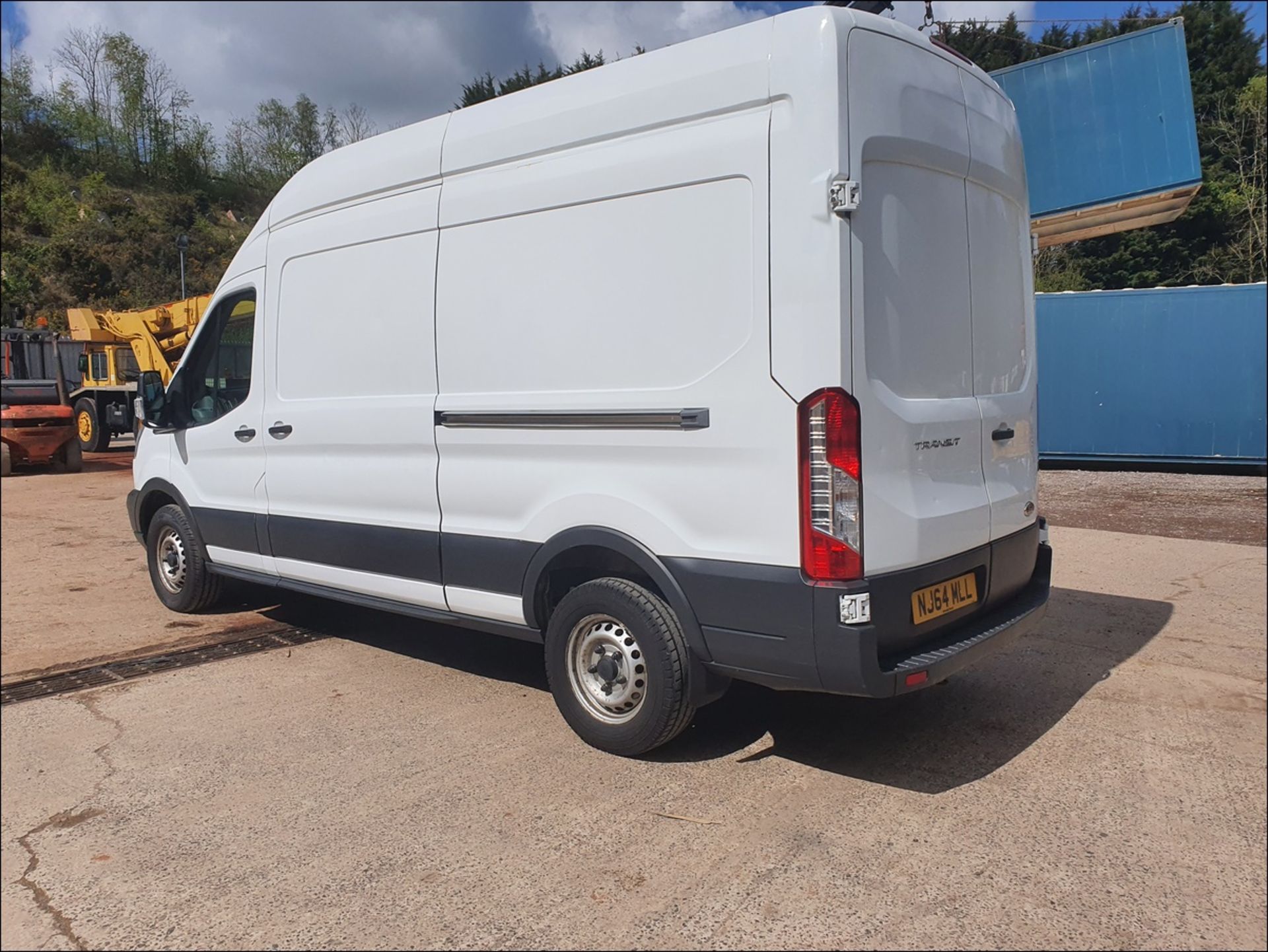 14/64 FORD TRANSIT 350 - 2198cc 5dr Van (White, 132k) - Image 8 of 13