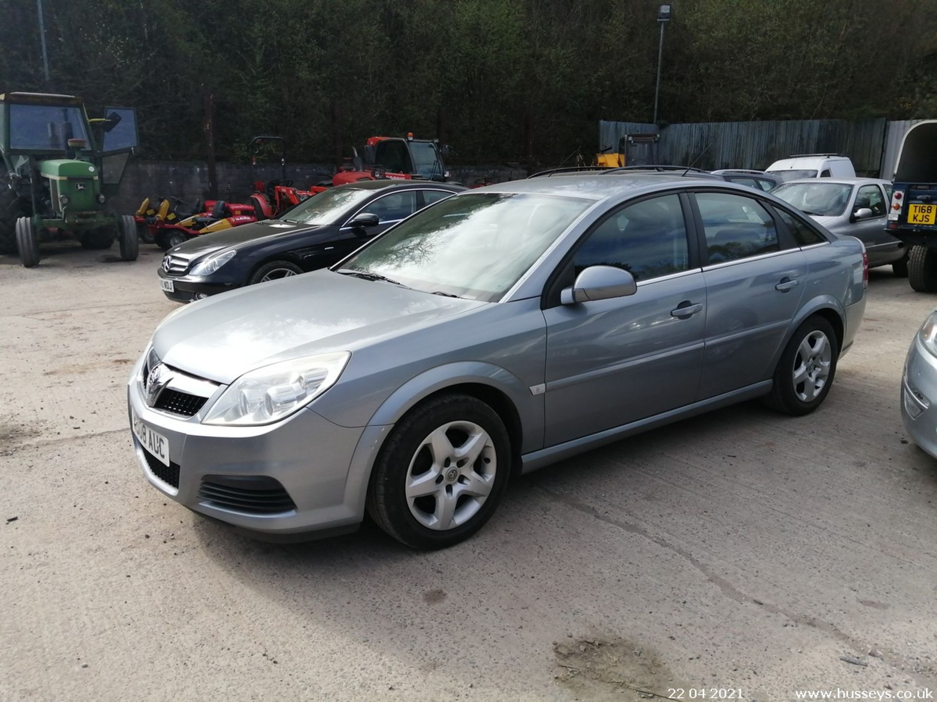 08/08 VAUXHALL VECTRA EXCLUSIV - 1796cc 5dr Hatchback (Silver) - Image 4 of 12