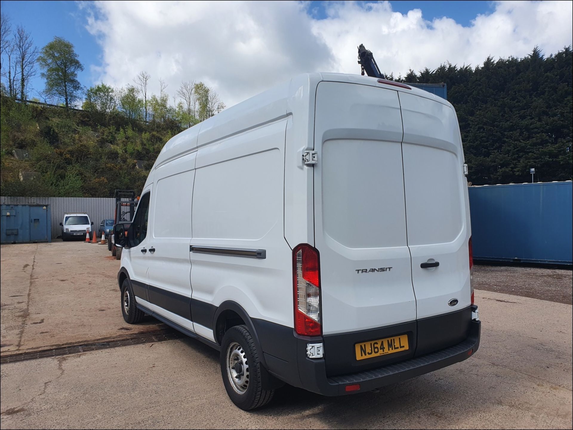 14/64 FORD TRANSIT 350 - 2198cc 5dr Van (White, 132k) - Image 2 of 13