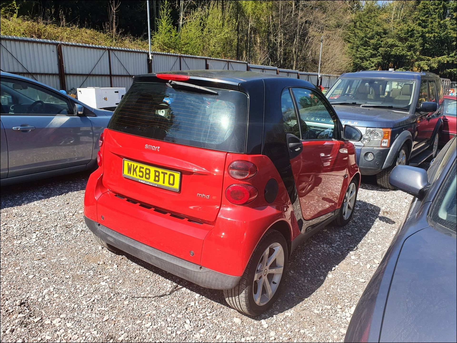 08/58 SMART FORTWO PULSE MHD AUTO - 999cc 2dr Coupe (Red/black, 41k) - Image 9 of 9