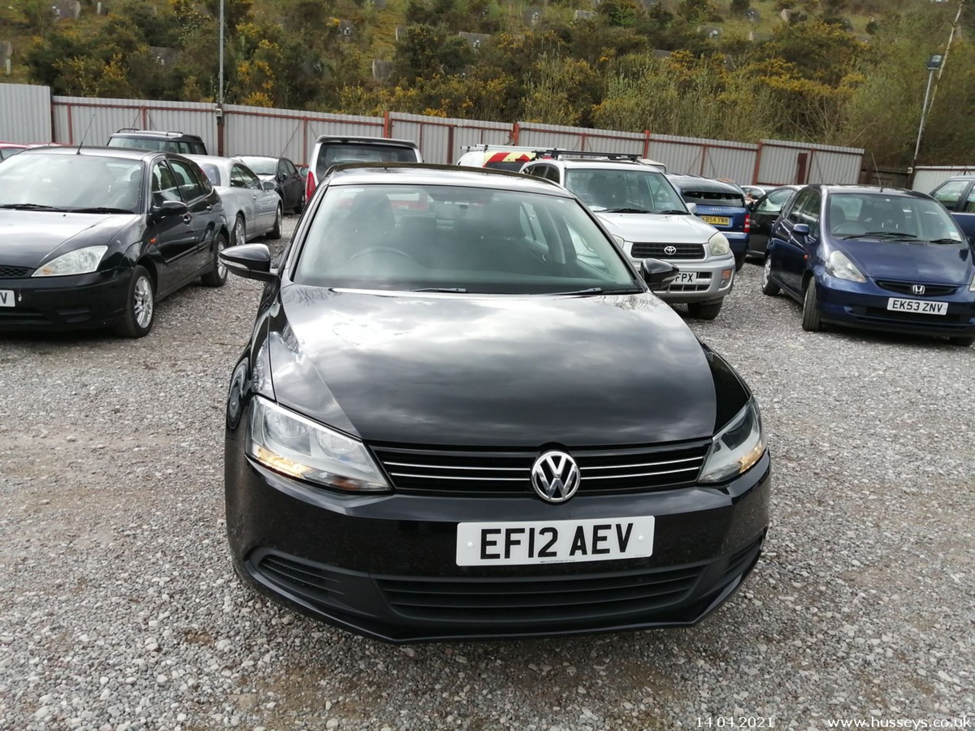 12/12 VOLKSWAGEN JETTA SE BLUEMOTION TECH - 1598cc 4dr Saloon (Black, 65k) - Image 2 of 14