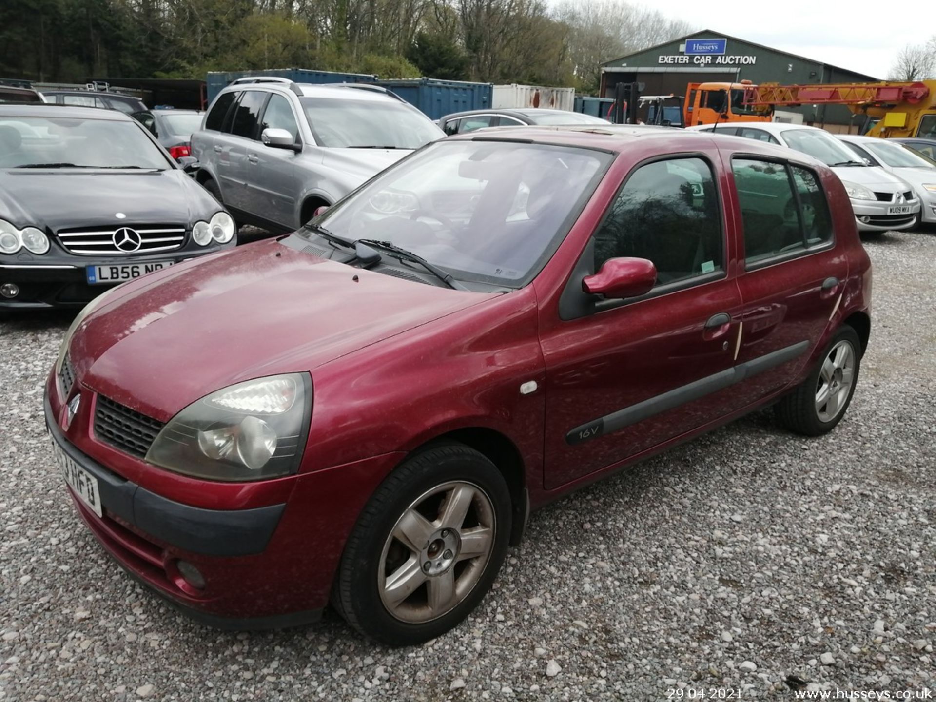 03/53 RENAULT CLIO DYNAMIQUE 16V - 1149cc 5dr Hatchback (Red, 41k) - Image 4 of 12