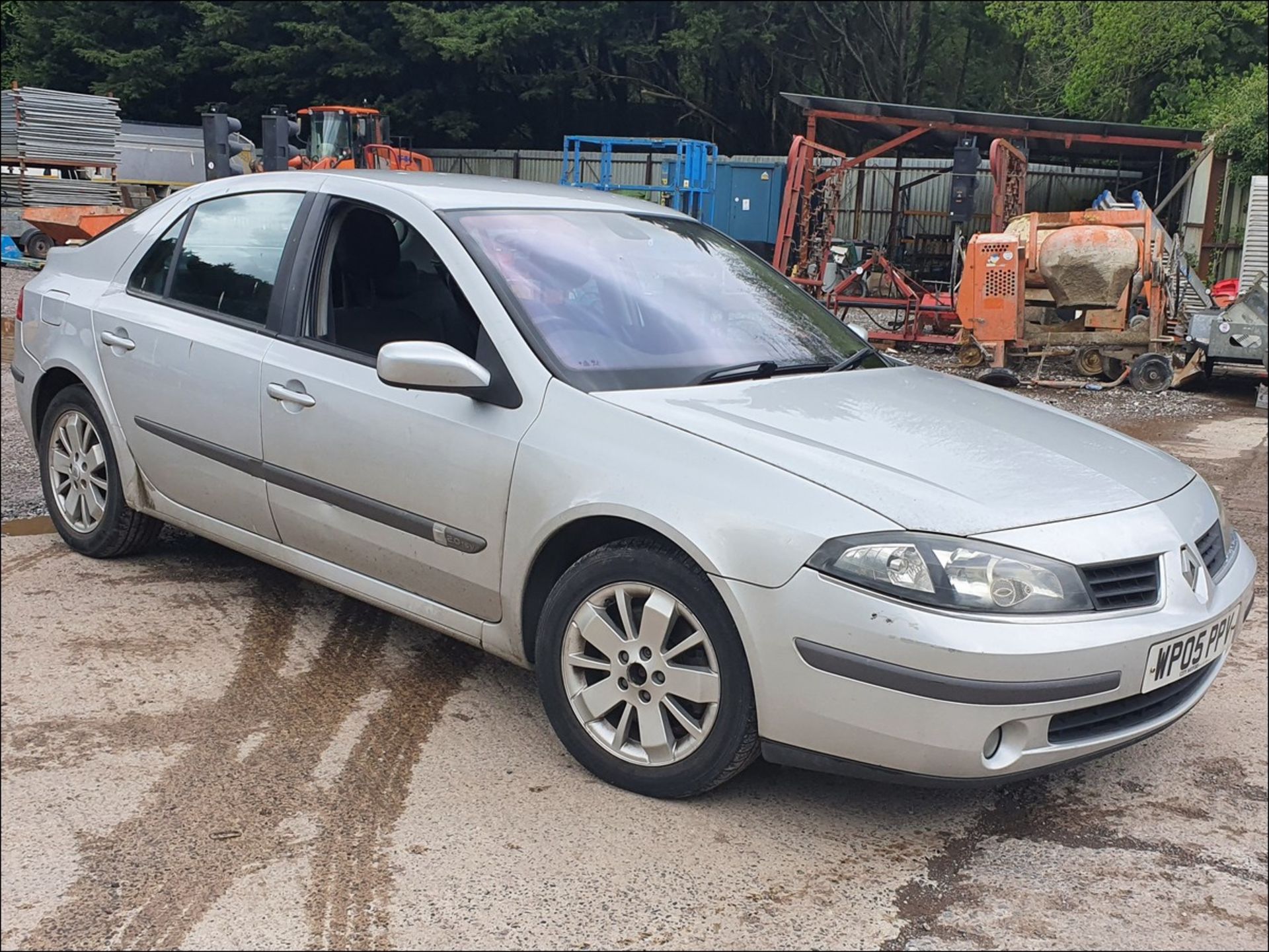 05/05 RENAULT LAGUNA EXPRESSION - 1998cc 5dr Hatchback (Silver, 104k)