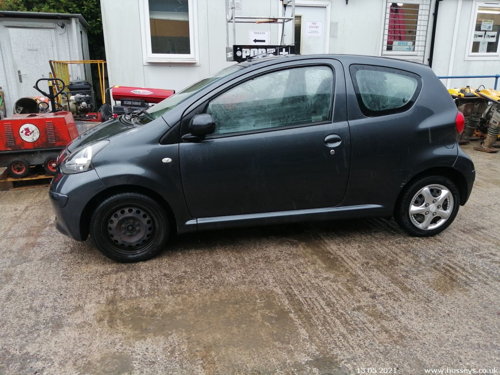 06/06 TOYOTA AYGO+ VVT-I - 998cc 3dr Hatchback (Grey, 85k) - Image 4 of 12