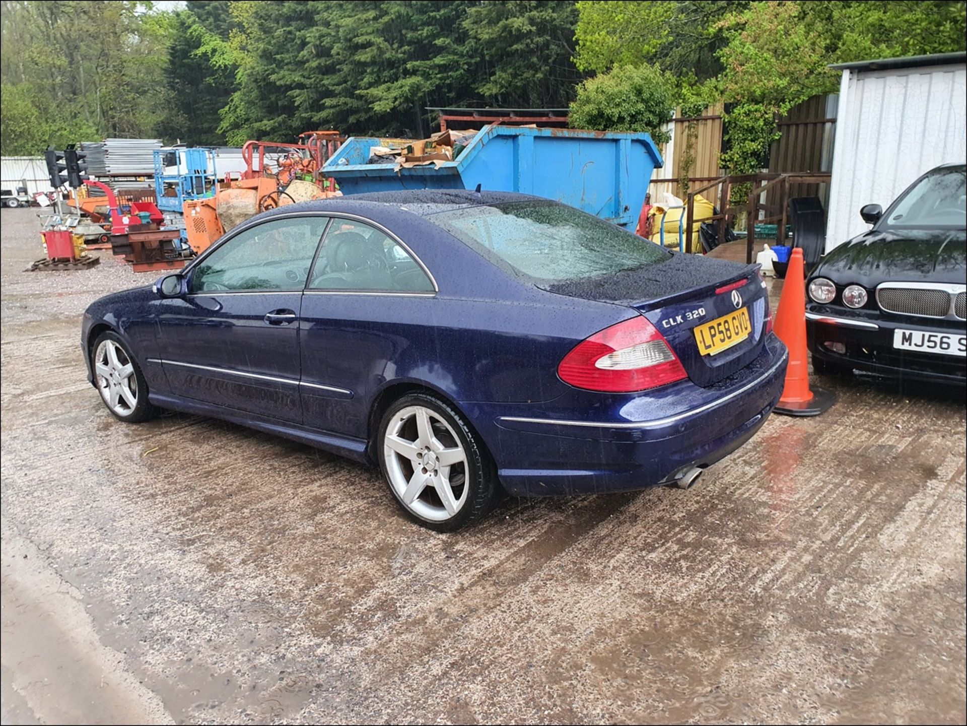 09/58 MERCEDES CLK320 CDI SPORT AUTO - 2987cc 2dr Coupe (Blue, 185k) - Image 3 of 9