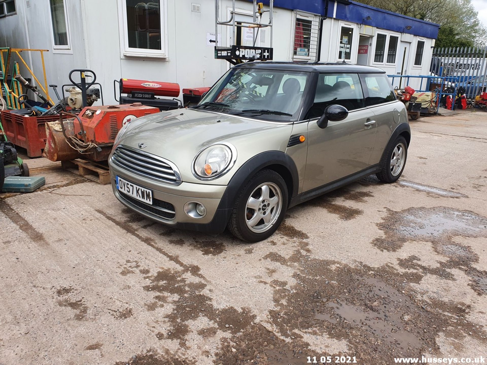 07/57 MINI COOPER D - 1560cc 3dr Hatchback (Silver, 172k) - Image 2 of 15