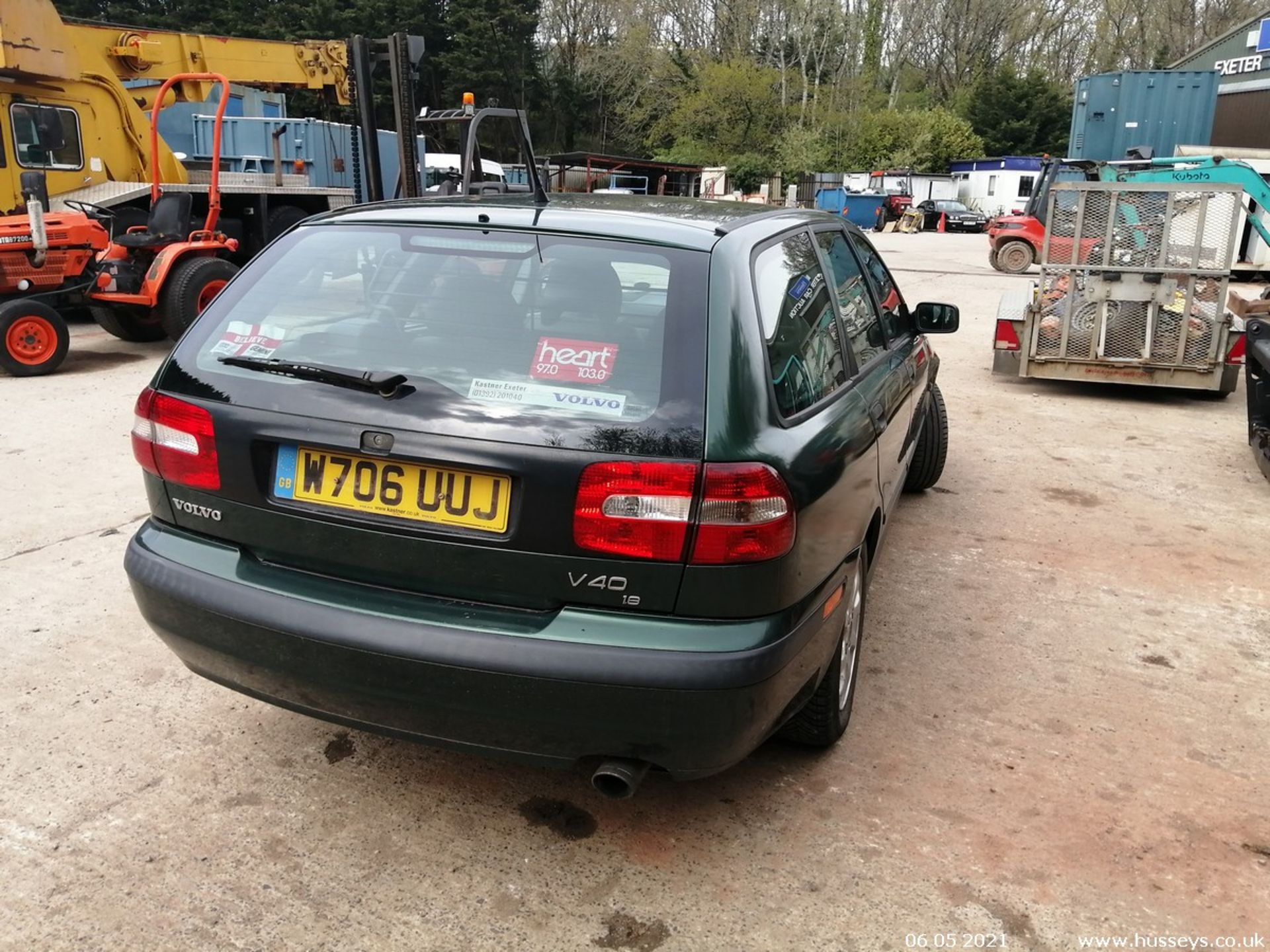 2000 VOLVO V40 XS - 1783cc 5dr Estate (Green) - Image 9 of 14