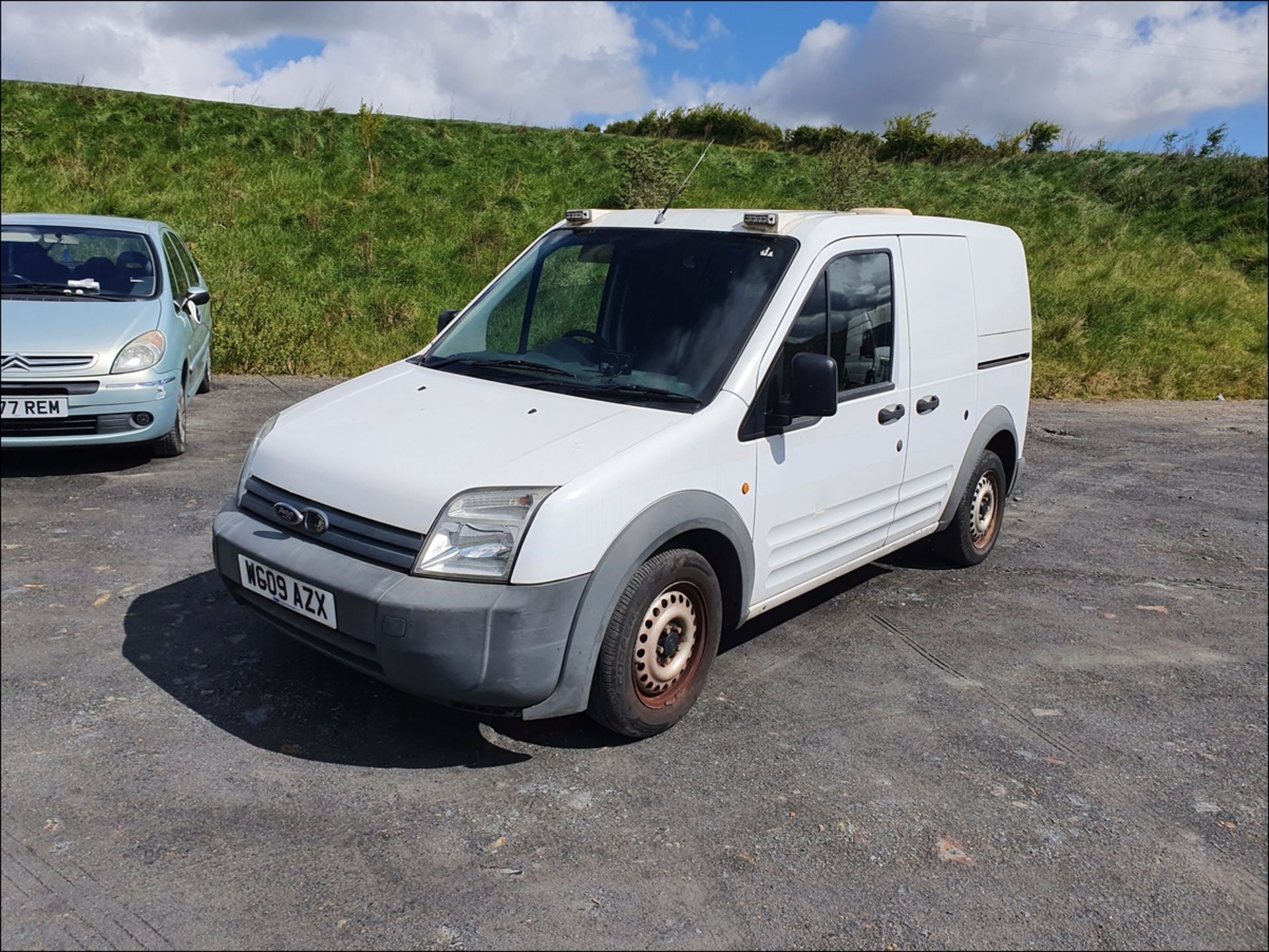 09/09 FORD TRANSIT CONN T200 75 - 1753cc 4dr Van (White, 96k) - Image 5 of 12