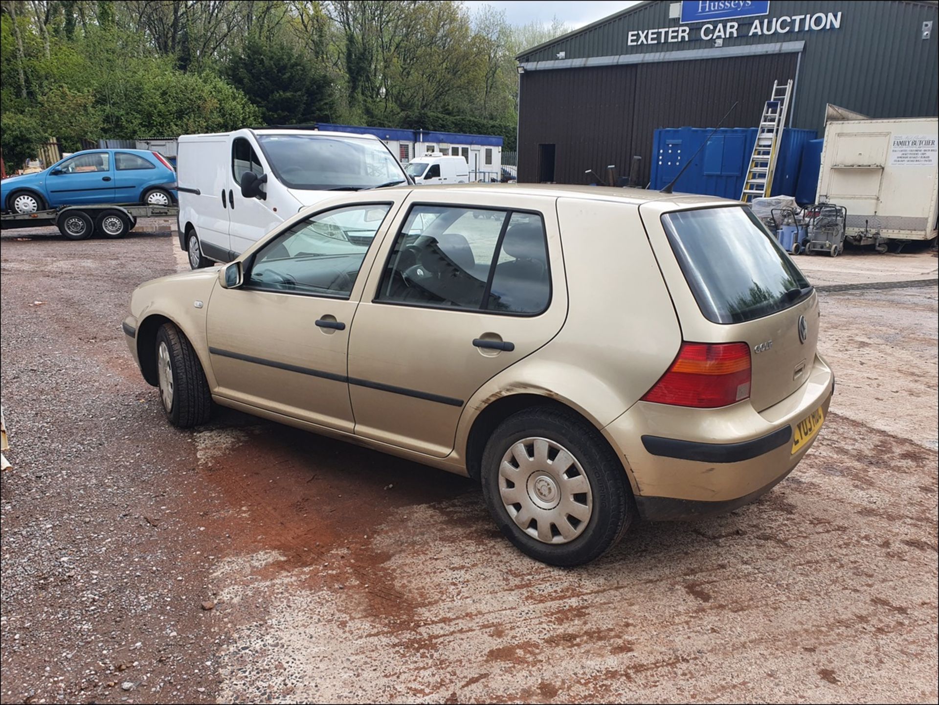 03/03 VOLKSWAGEN GOLF TDI SE - 1896cc 5dr Hatchback (Beige, 135k) - Image 5 of 9