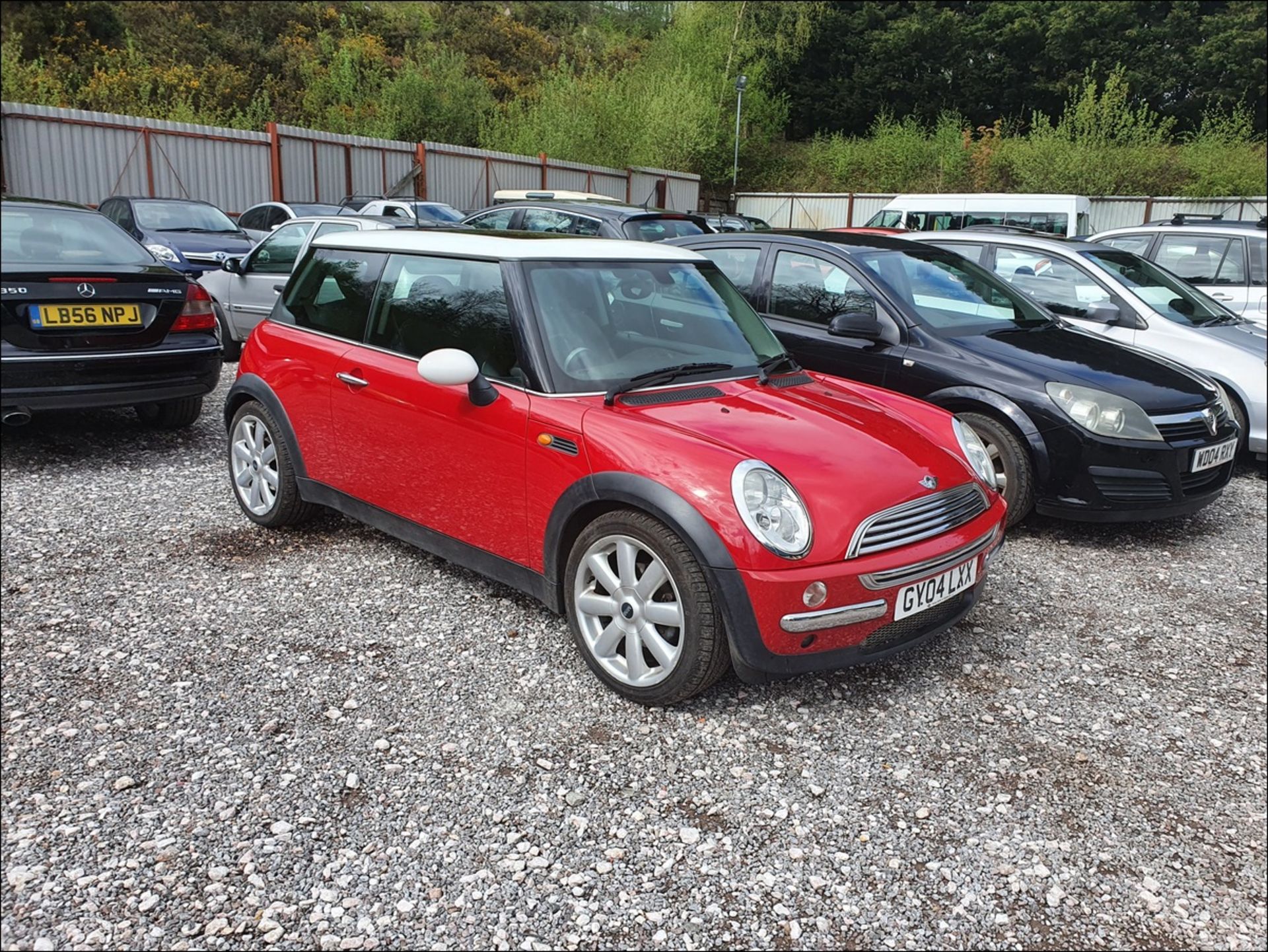 04/04 MINI MINI COOPER - 1598cc 3dr Hatchback (Red, 95k) - Image 3 of 11