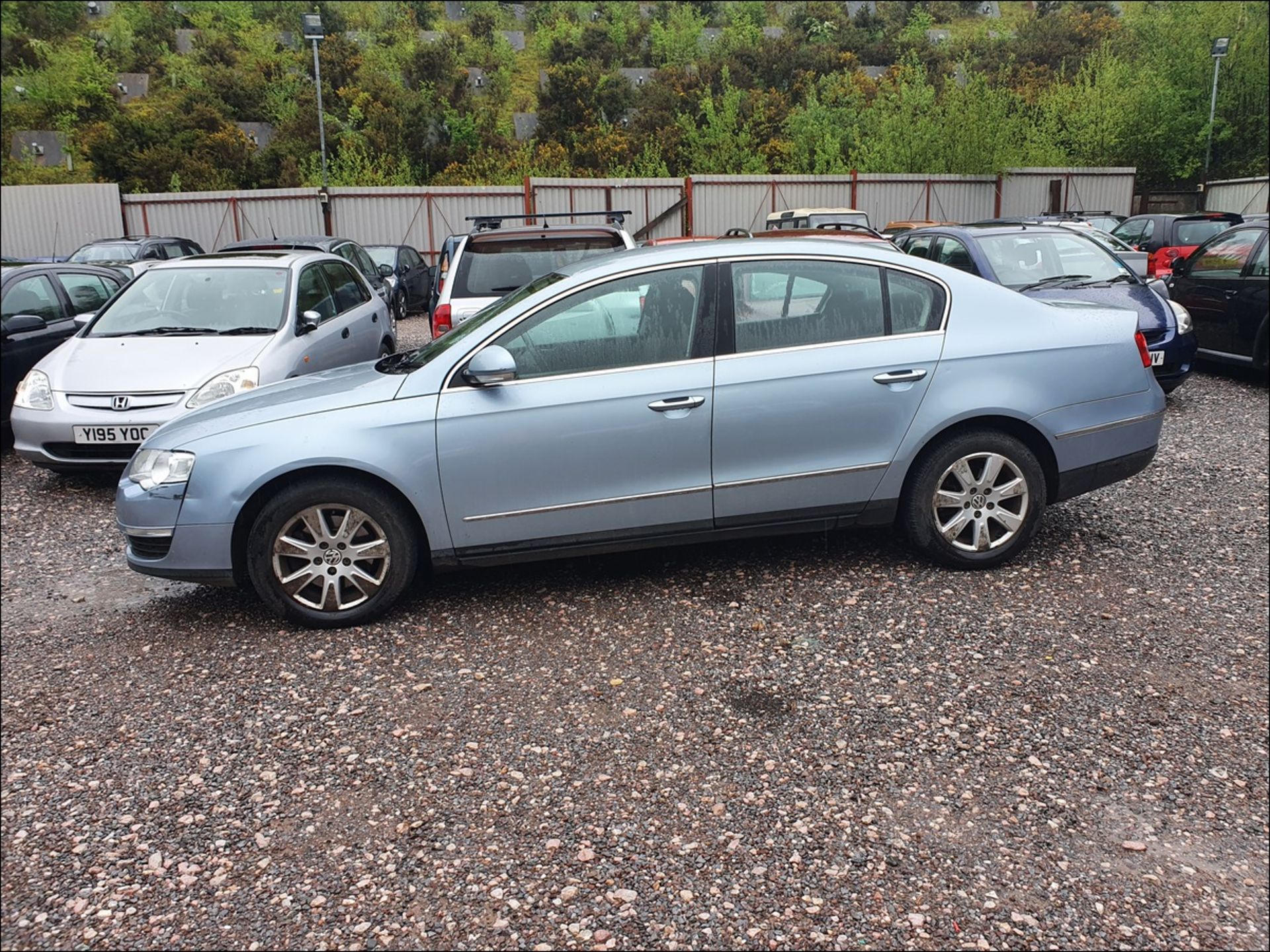 06/56 VOLKSWAGEN PASSAT SE TDI 140 AUTO - 1968cc 4dr Saloon (Blue, 156k) - Image 3 of 12