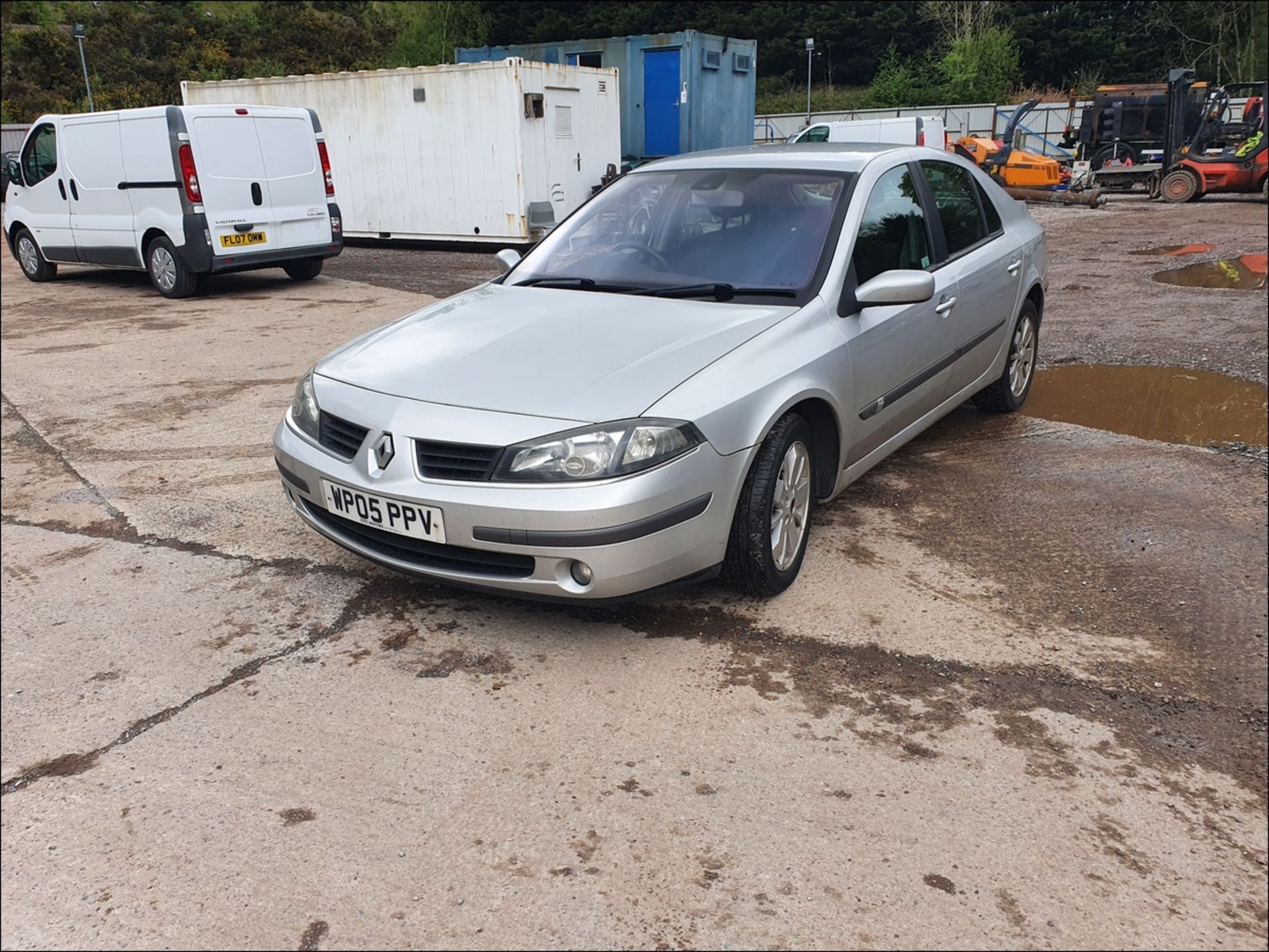 05/05 RENAULT LAGUNA EXPRESSION - 1998cc 5dr Hatchback (Silver, 104k) - Image 5 of 13