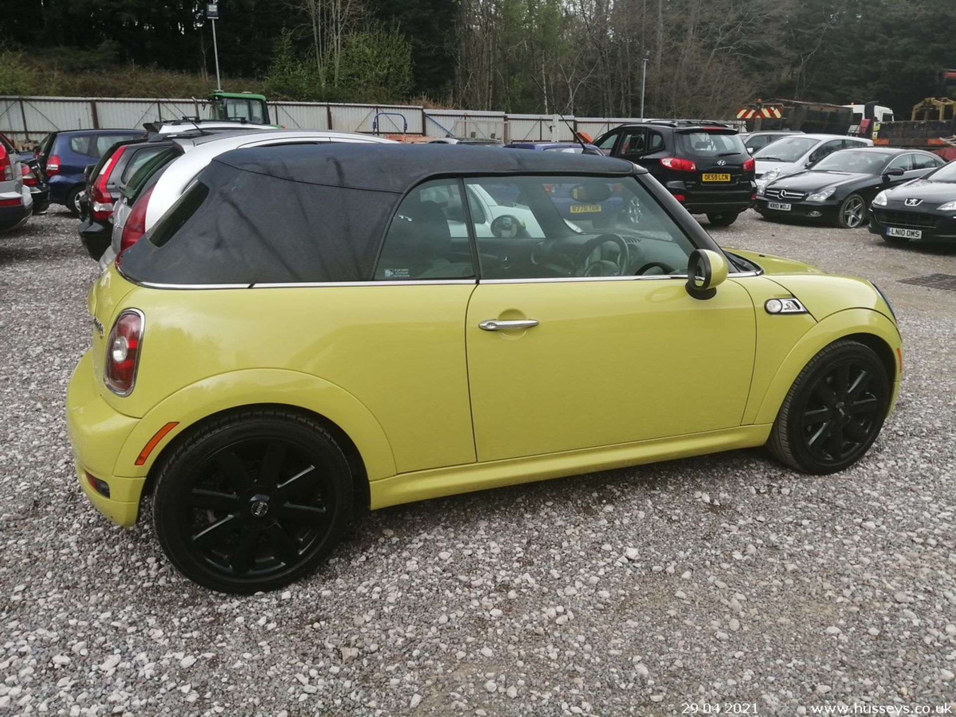 09/09 MINI COOPER S - 1598cc 2dr Convertible (Yellow, 83k) - Image 9 of 13