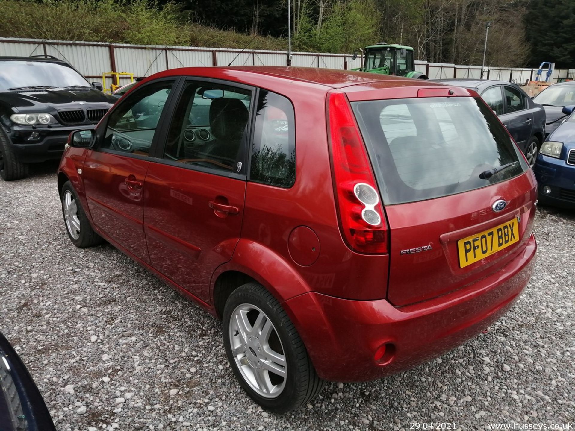07/07 FORD FIESTA GHIA TDCI - 1399cc 5dr Hatchback (Red, 111k) - Image 4 of 11
