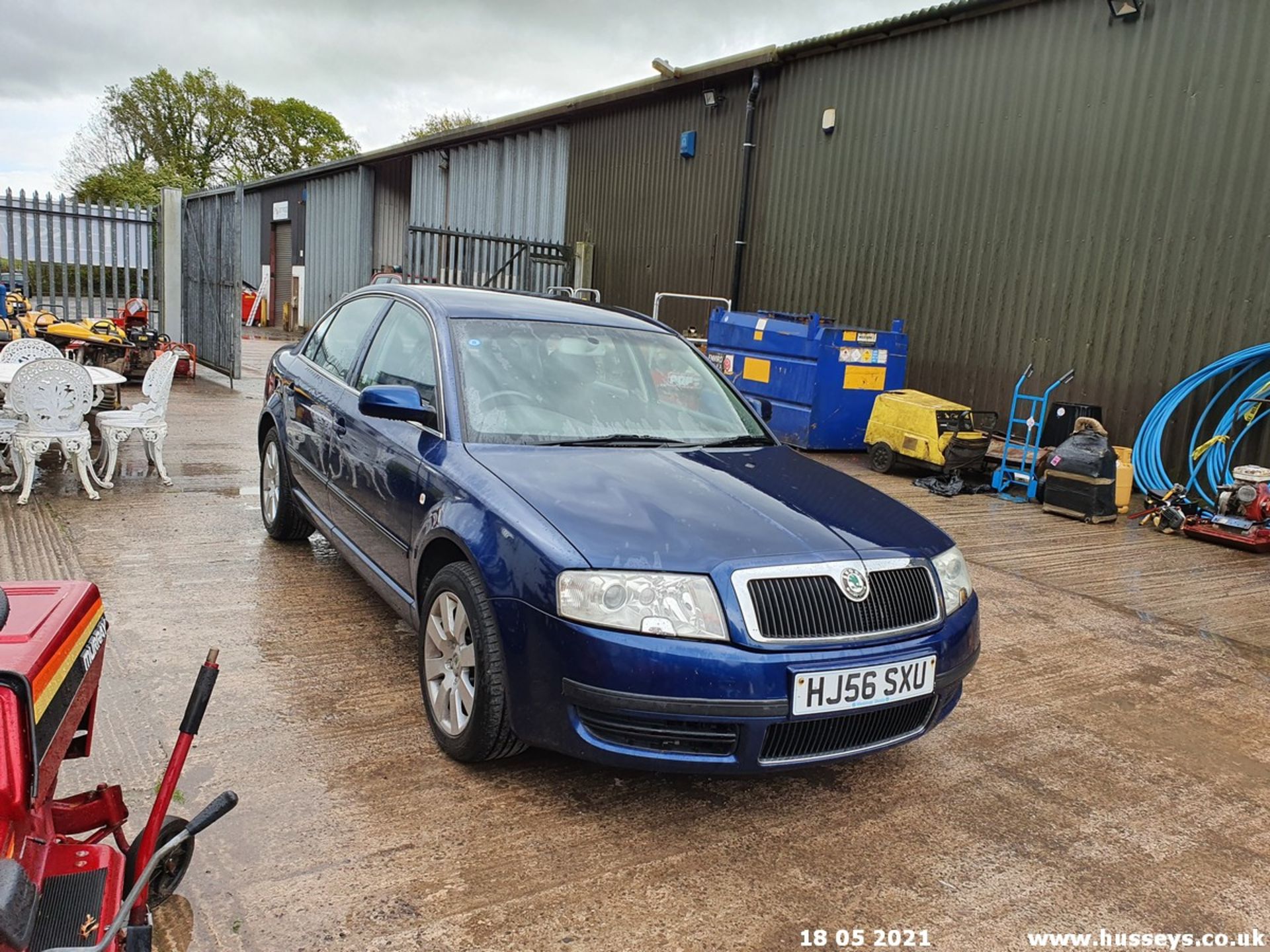 06/56 SKODA SUPERB COMFORT TDI - 1968cc 4dr Saloon (Blue, 88k) - Image 10 of 14