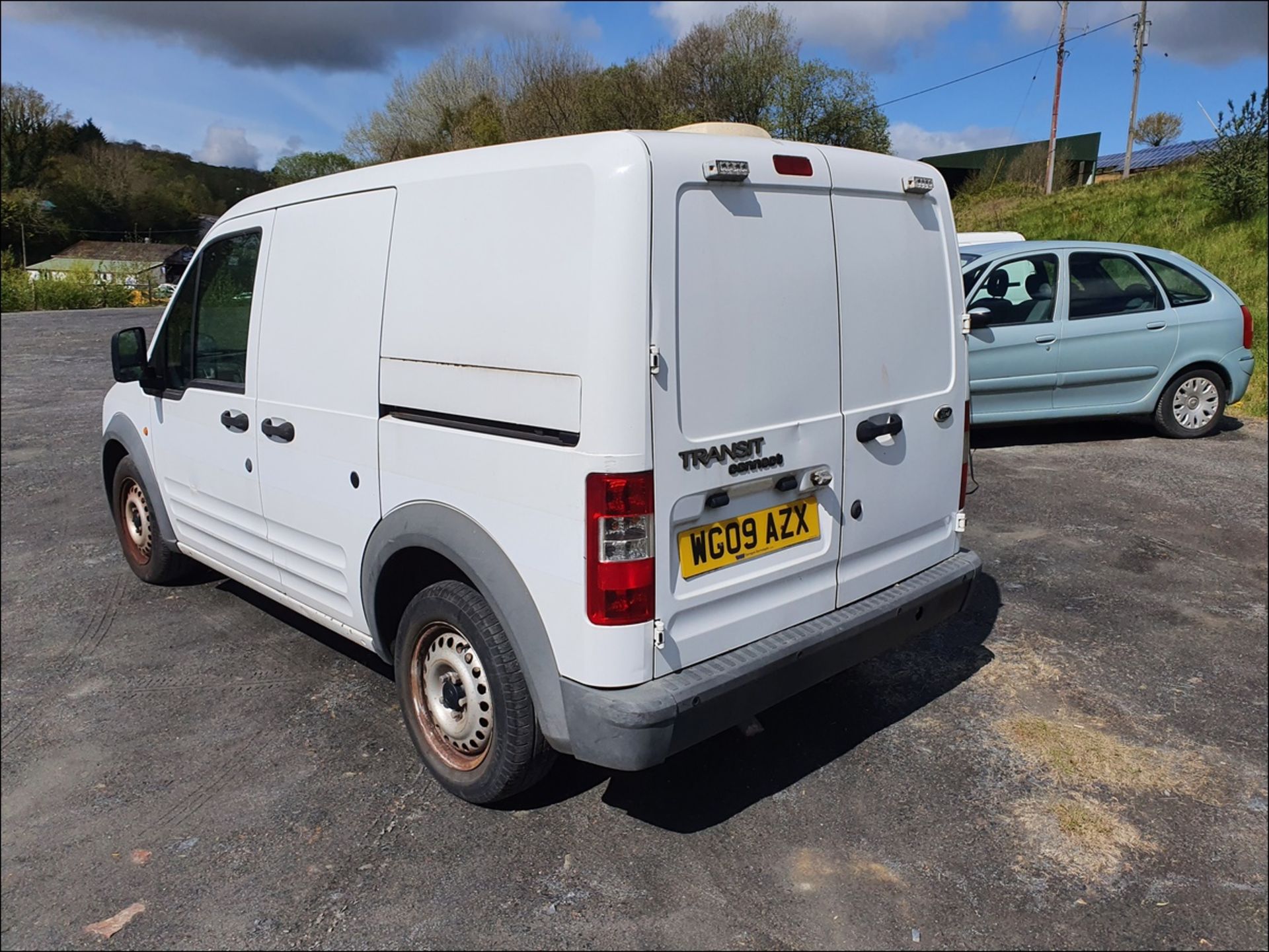 09/09 FORD TRANSIT CONN T200 75 - 1753cc 4dr Van (White, 96k) - Image 7 of 12