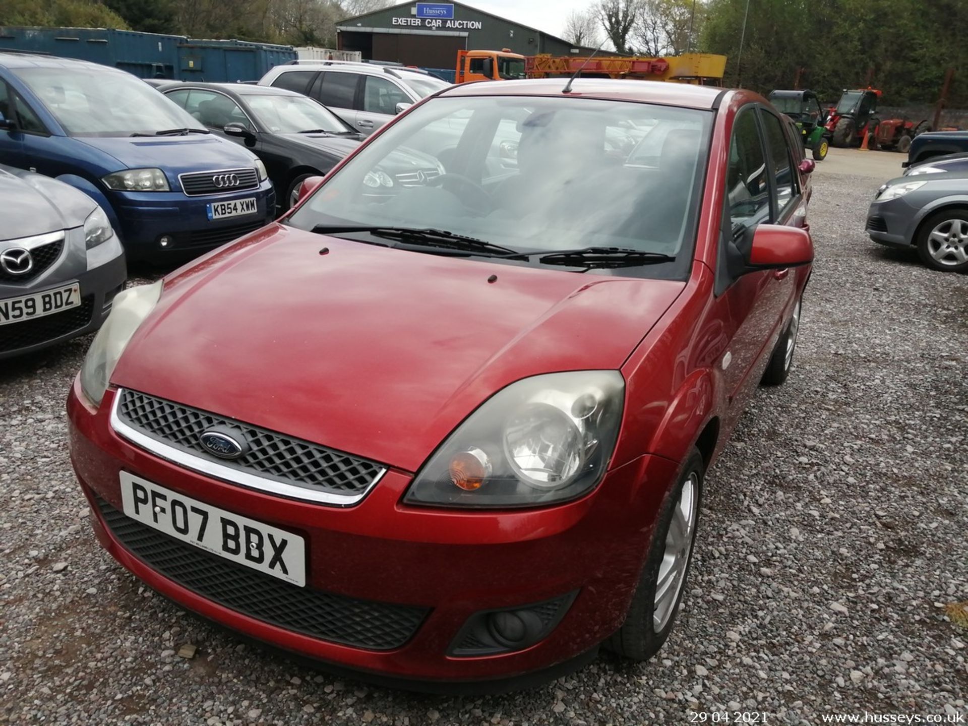 07/07 FORD FIESTA GHIA TDCI - 1399cc 5dr Hatchback (Red, 111k) - Image 3 of 11