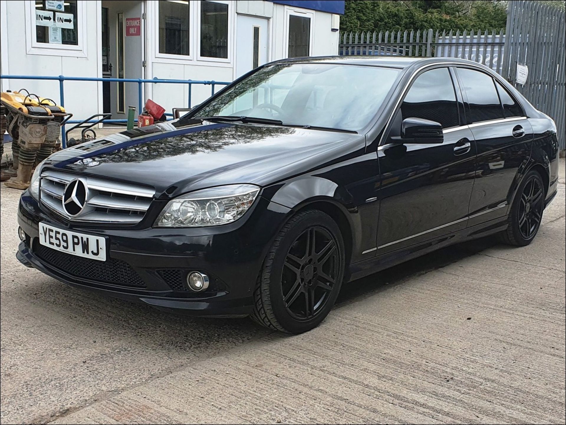 09/59 MERCEDES-BENZ C220 BLUEEFF-CY SPORT CDI - 2143cc 4dr Saloon (Black, 138k)