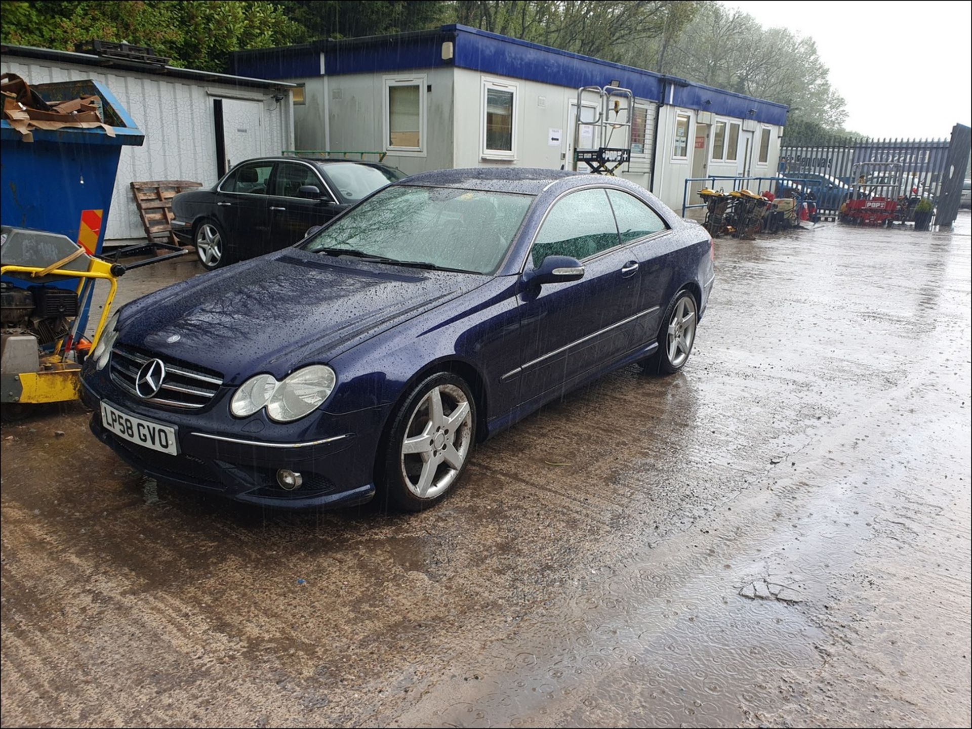 09/58 MERCEDES CLK320 CDI SPORT AUTO - 2987cc 2dr Coupe (Blue, 185k) - Image 2 of 9