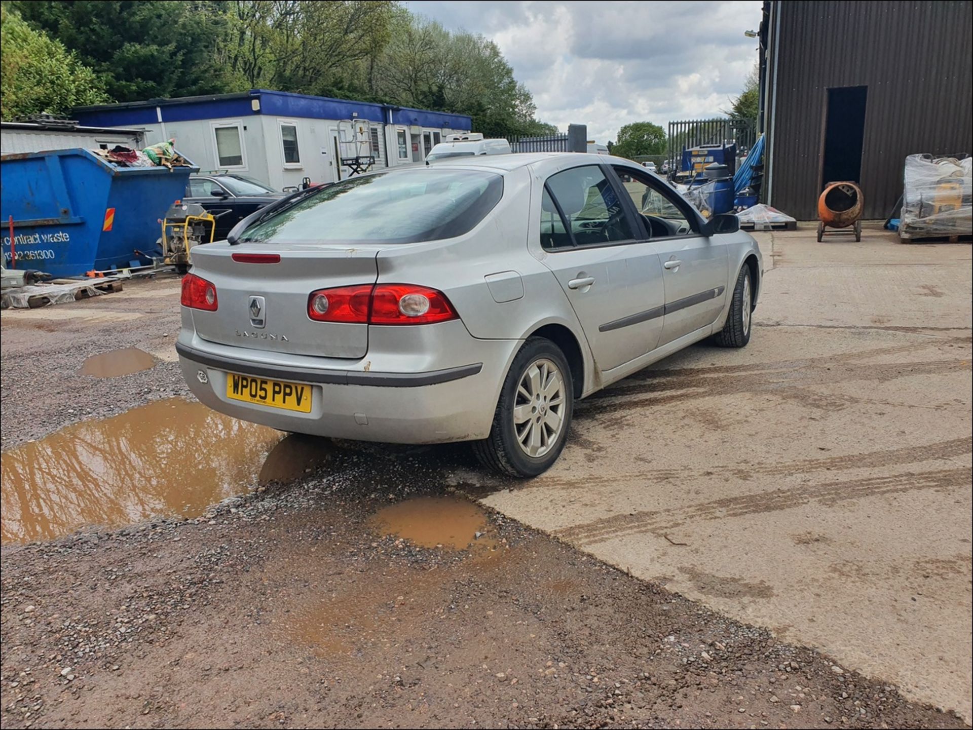 05/05 RENAULT LAGUNA EXPRESSION - 1998cc 5dr Hatchback (Silver, 104k) - Image 11 of 13