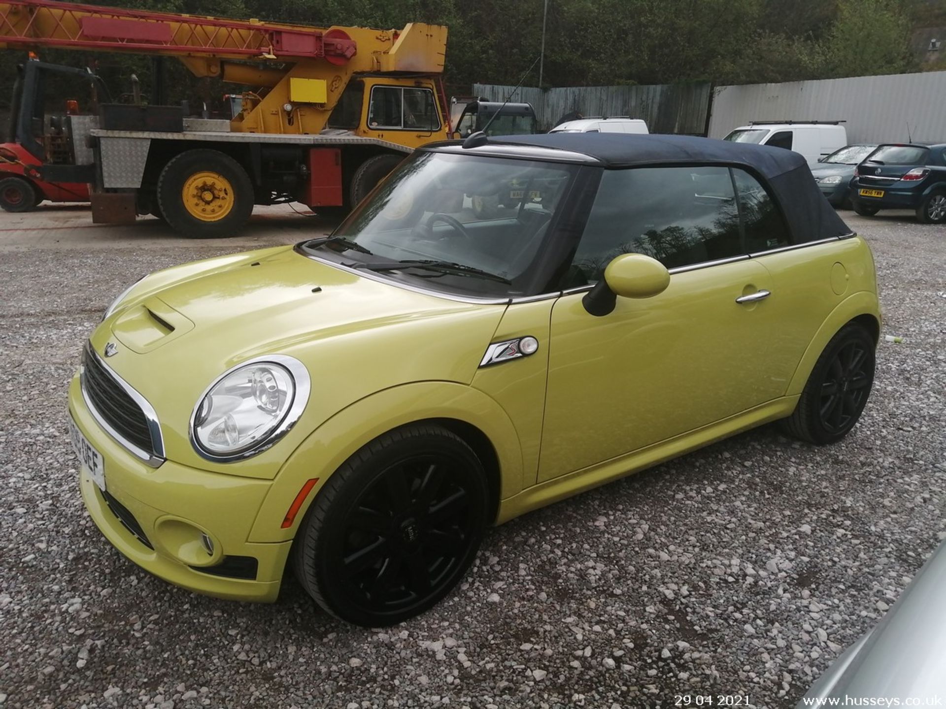 09/09 MINI COOPER S - 1598cc 2dr Convertible (Yellow, 83k) - Image 5 of 13