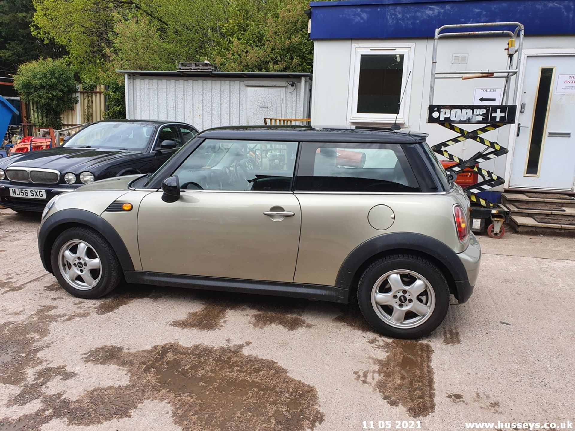 07/57 MINI COOPER D - 1560cc 3dr Hatchback (Silver, 172k) - Image 7 of 15