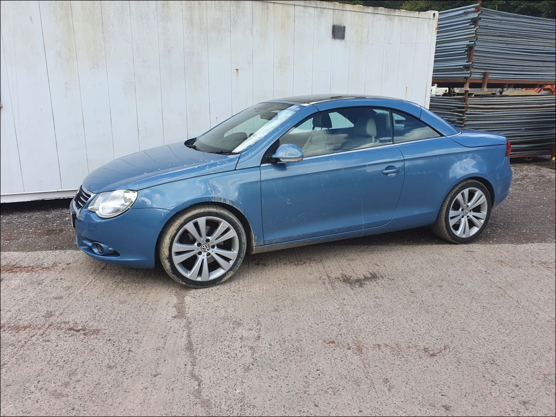 07/07 VOLKSWAGEN EOS SPORT T FSI A - 1984cc 2dr Convertible (Blue, 46k) - Image 4 of 11