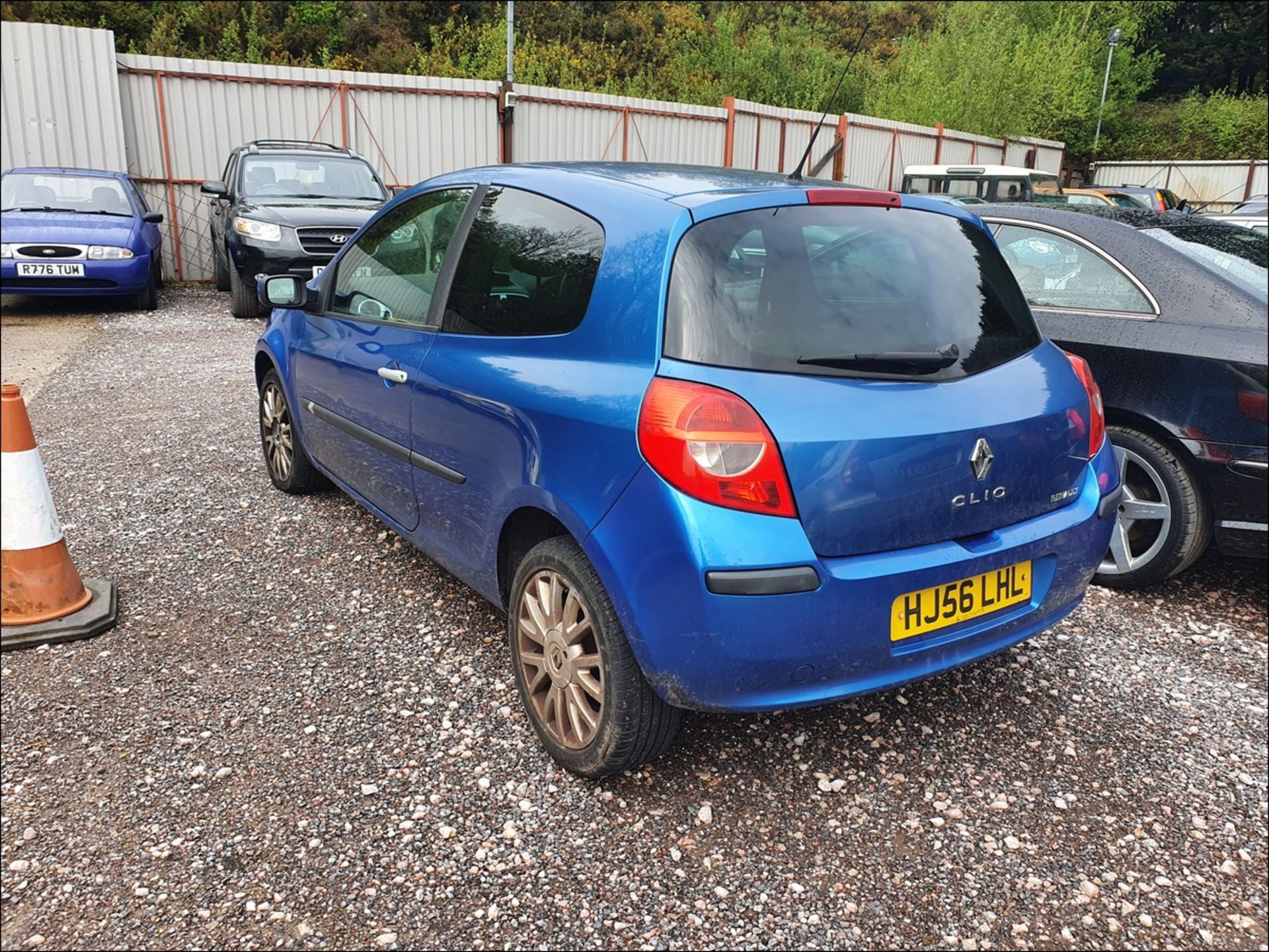 06/56 RENAULT CLIO DYNAMIQUE S - 1390cc 3dr Hatchback (Blue, 119k) - Image 7 of 12