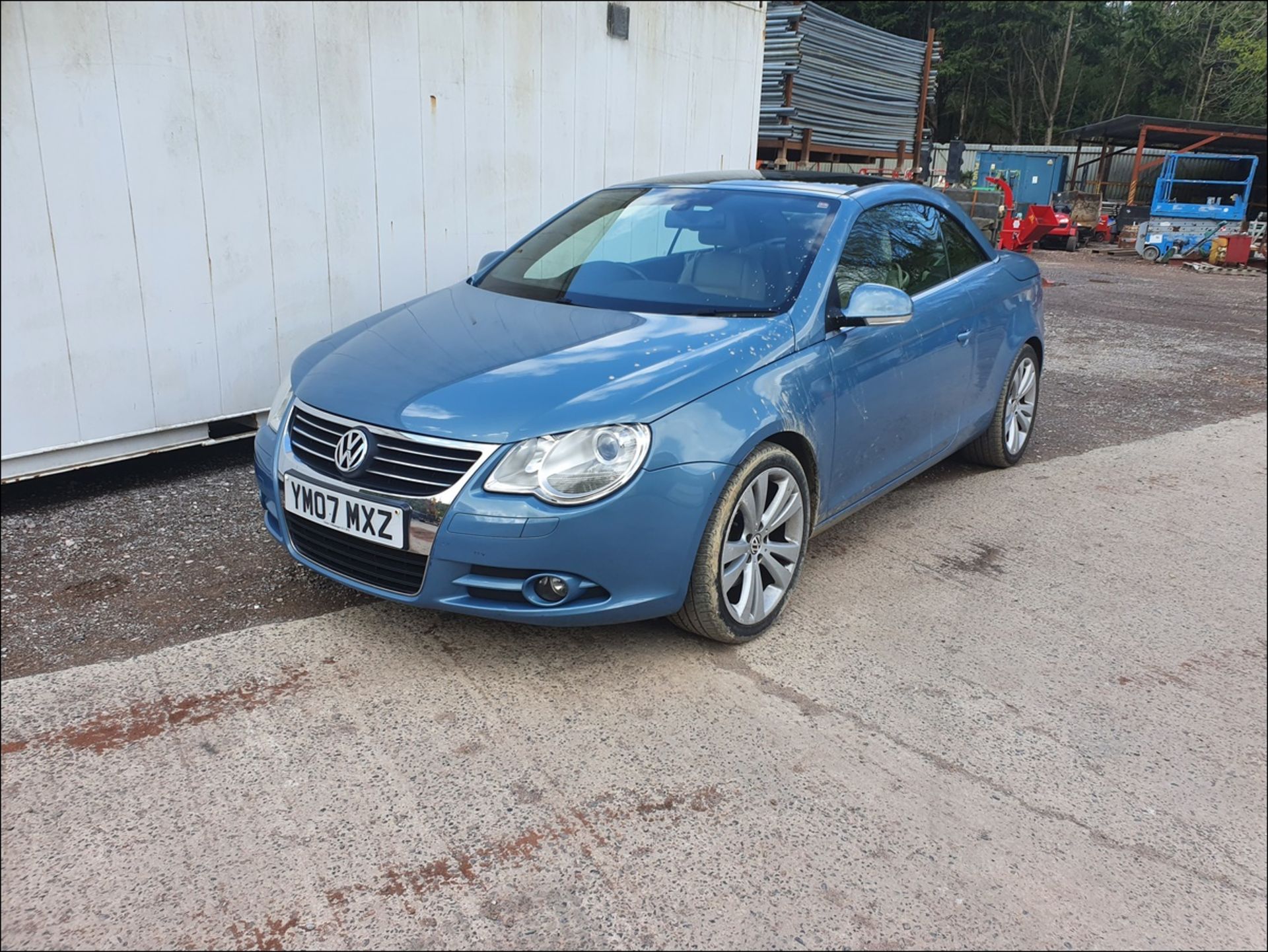 07/07 VOLKSWAGEN EOS SPORT T FSI A - 1984cc 2dr Convertible (Blue, 46k) - Image 3 of 11