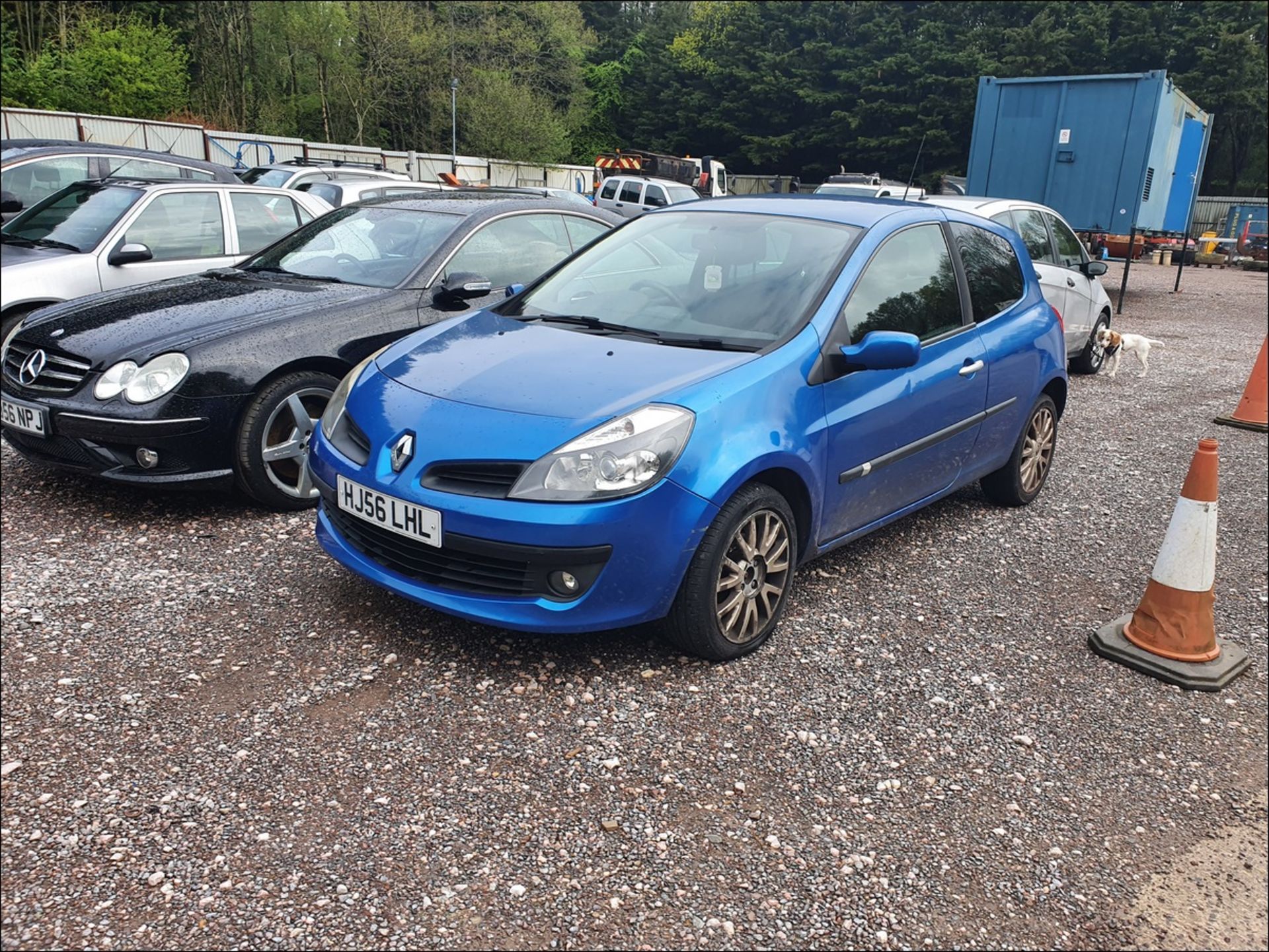 06/56 RENAULT CLIO DYNAMIQUE S - 1390cc 3dr Hatchback (Blue, 119k) - Image 3 of 12