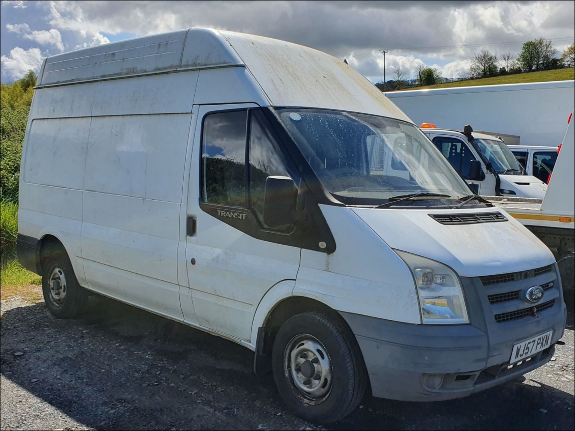 07/57 FORD TRANSIT 85 T300M FWD - 2198cc 4dr Van (White)