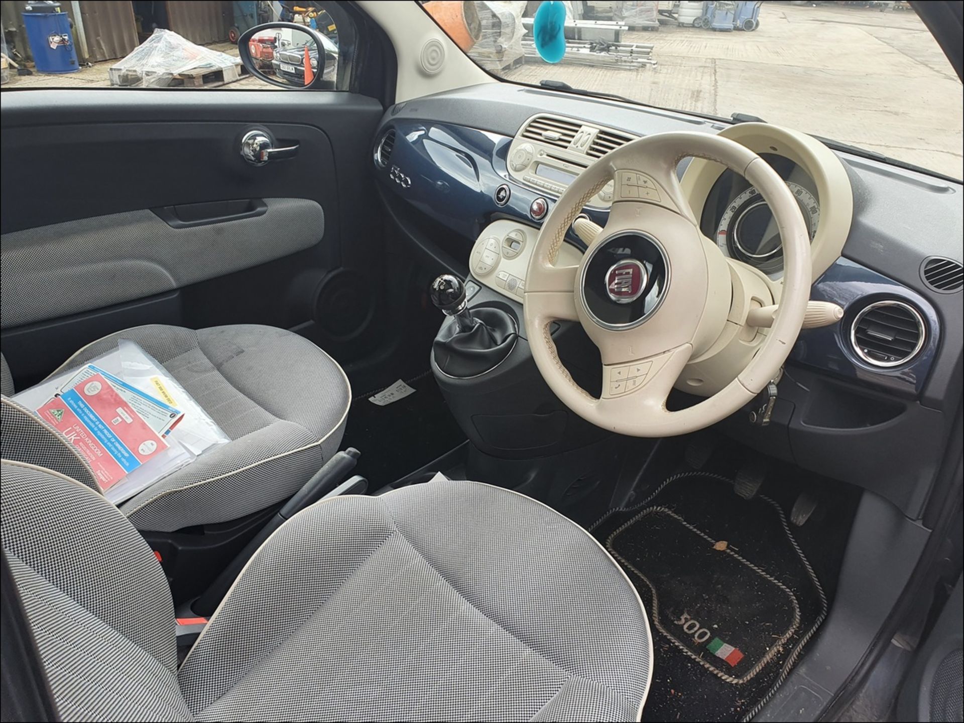 08/58 FIAT 500 LOUNGE RHD - 1368cc 3dr Hatchback (Blue, 48k) - Image 9 of 13