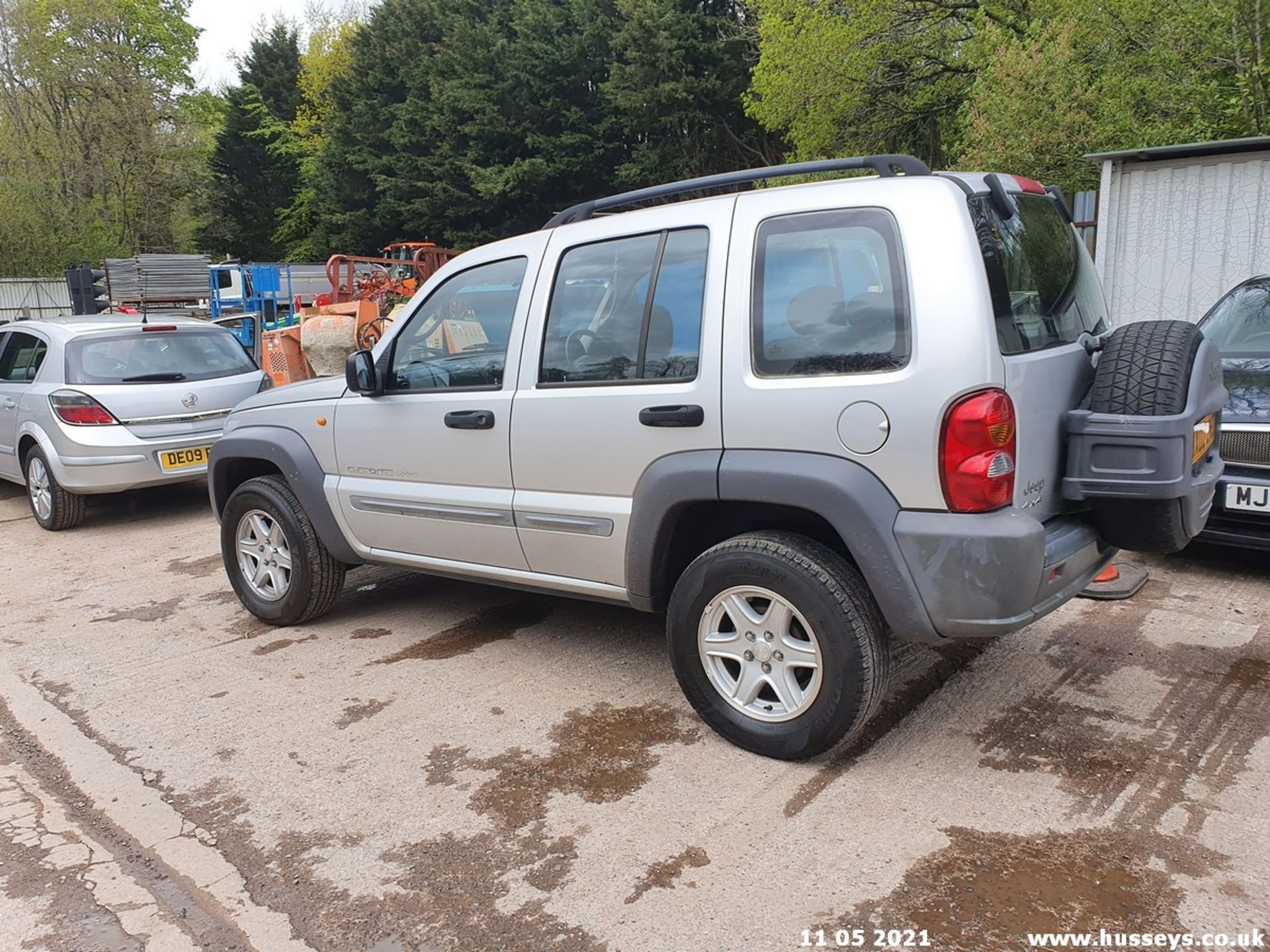 02/02 JEEP CHEROKEE 3.7 SPORT AUTO - 3700cc 5dr Estate (Silver, 78k) - Image 6 of 14