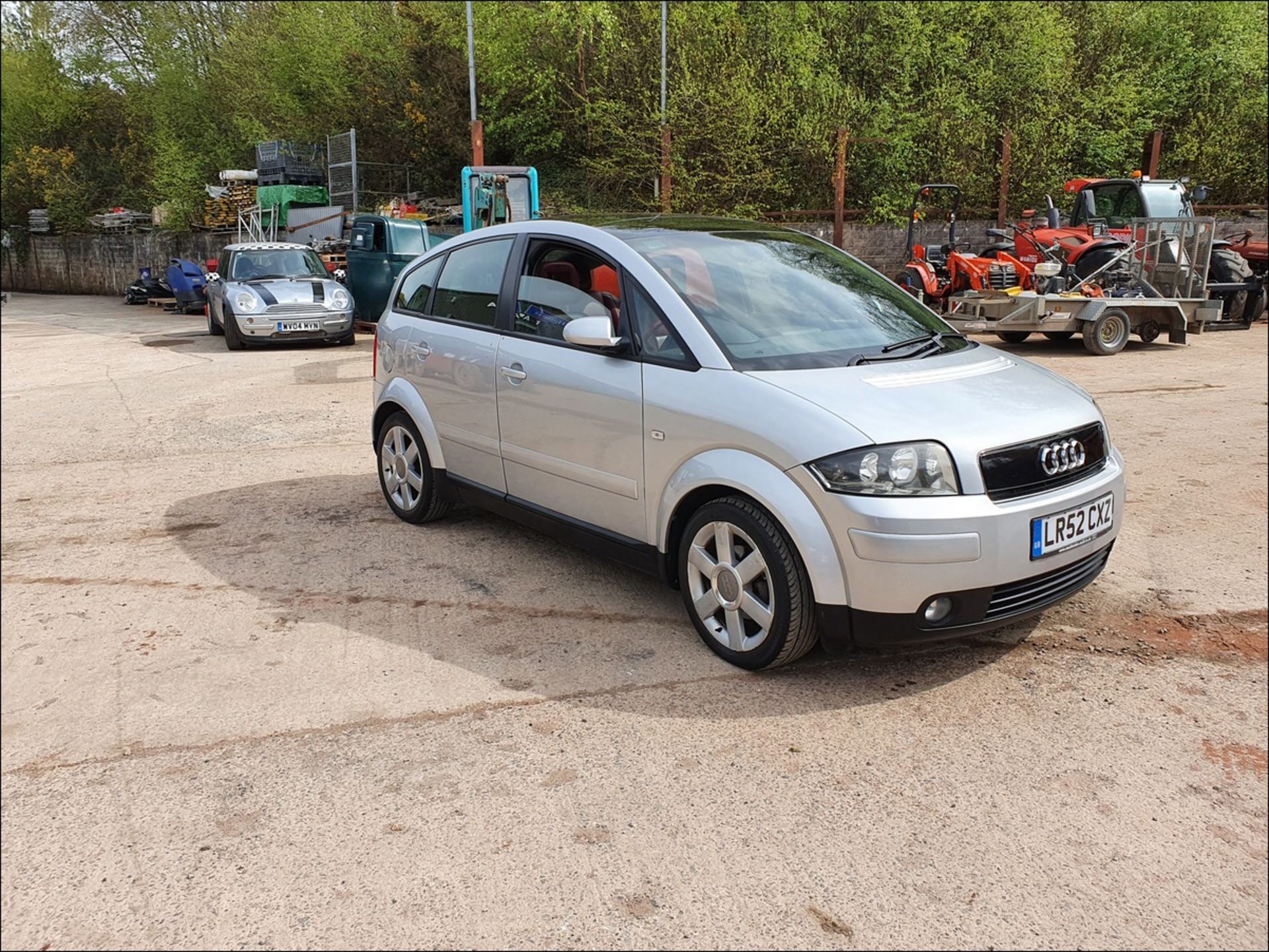 02/52 AUDI A2 FSI SE - 1598cc 5dr Hatchback (Silver, 71k) - Image 3 of 12